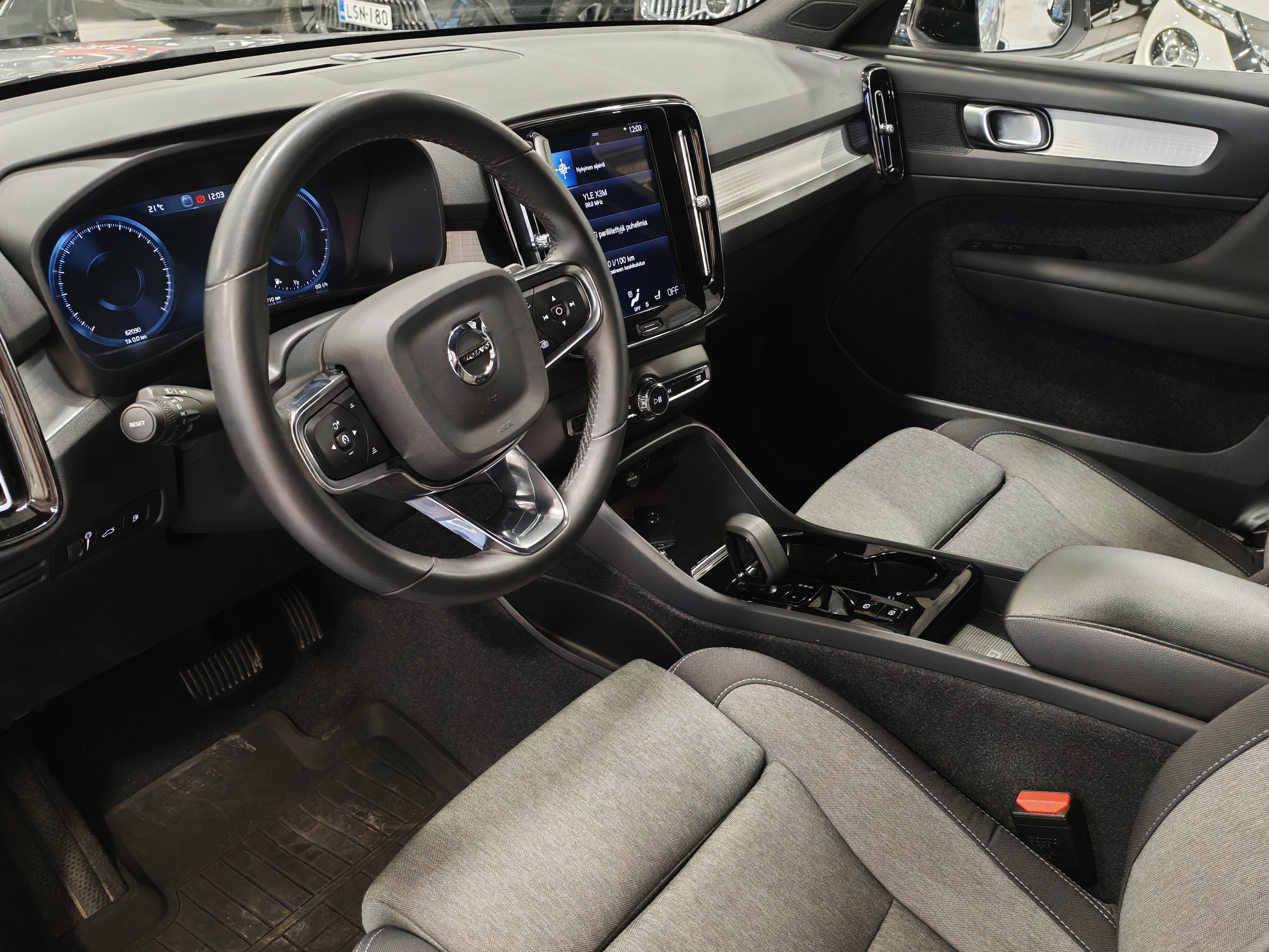 Volvo XC40 T4 TWE PLUS DARK AUT TAKUU 24KK/40TKM