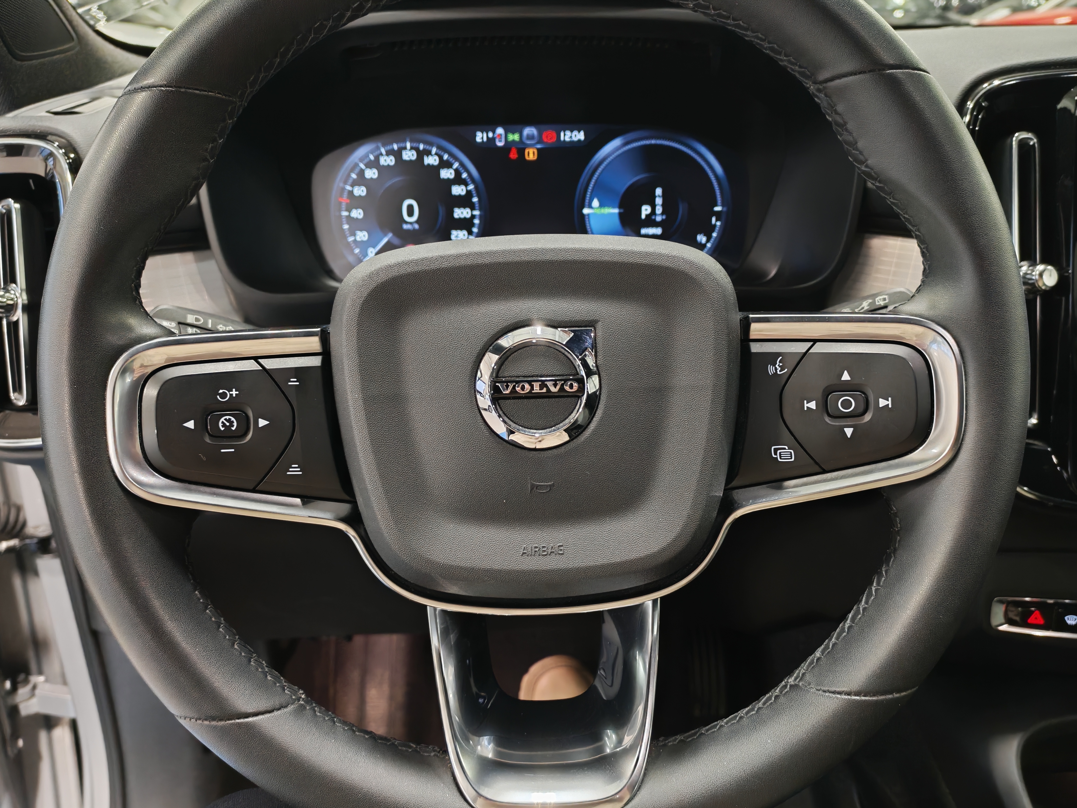 Volvo XC40 2024, kuva 6/21