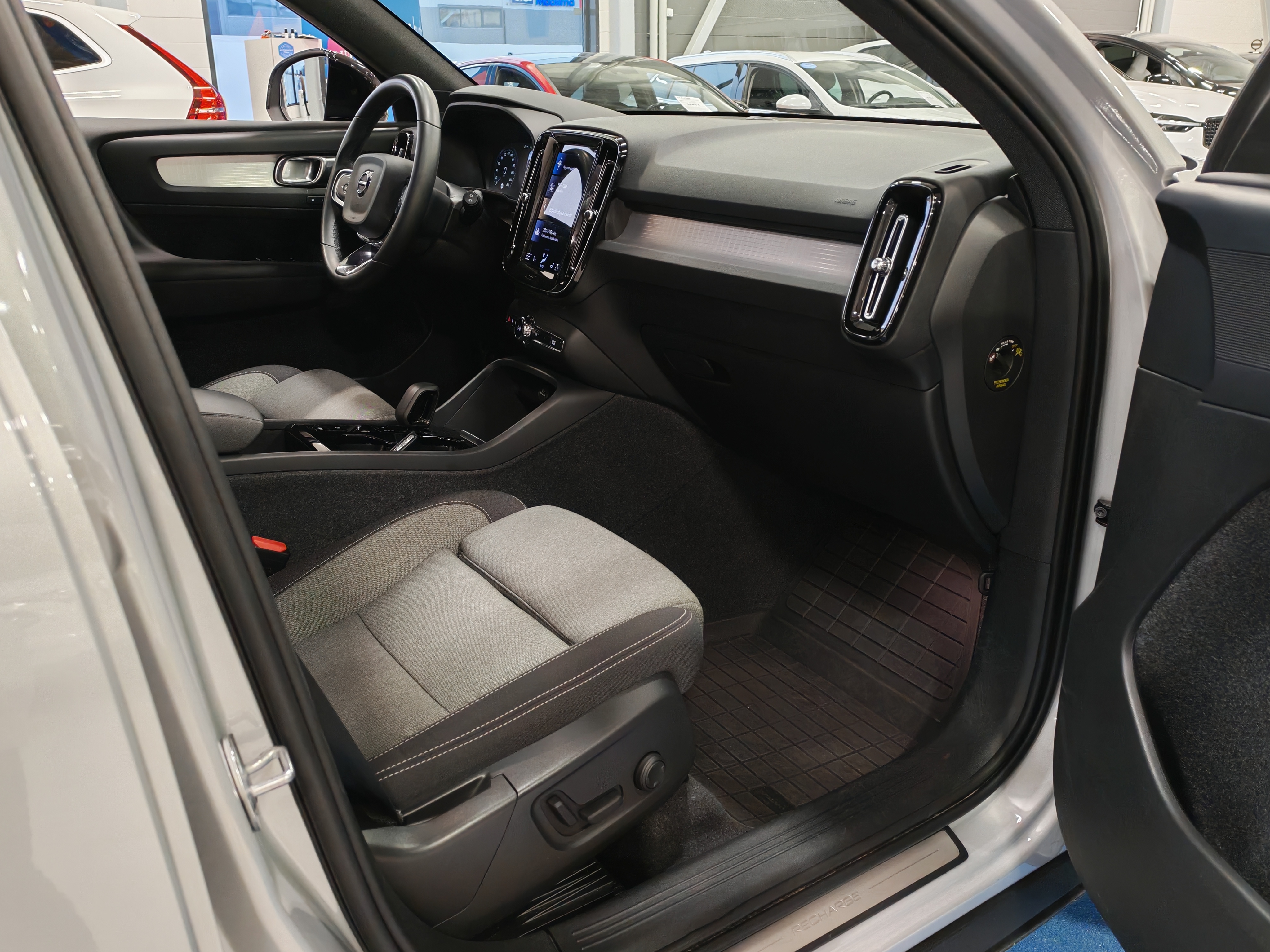 Volvo XC40 T4 TWE PLUS DARK AUT TAKUU 24KK/40TKM