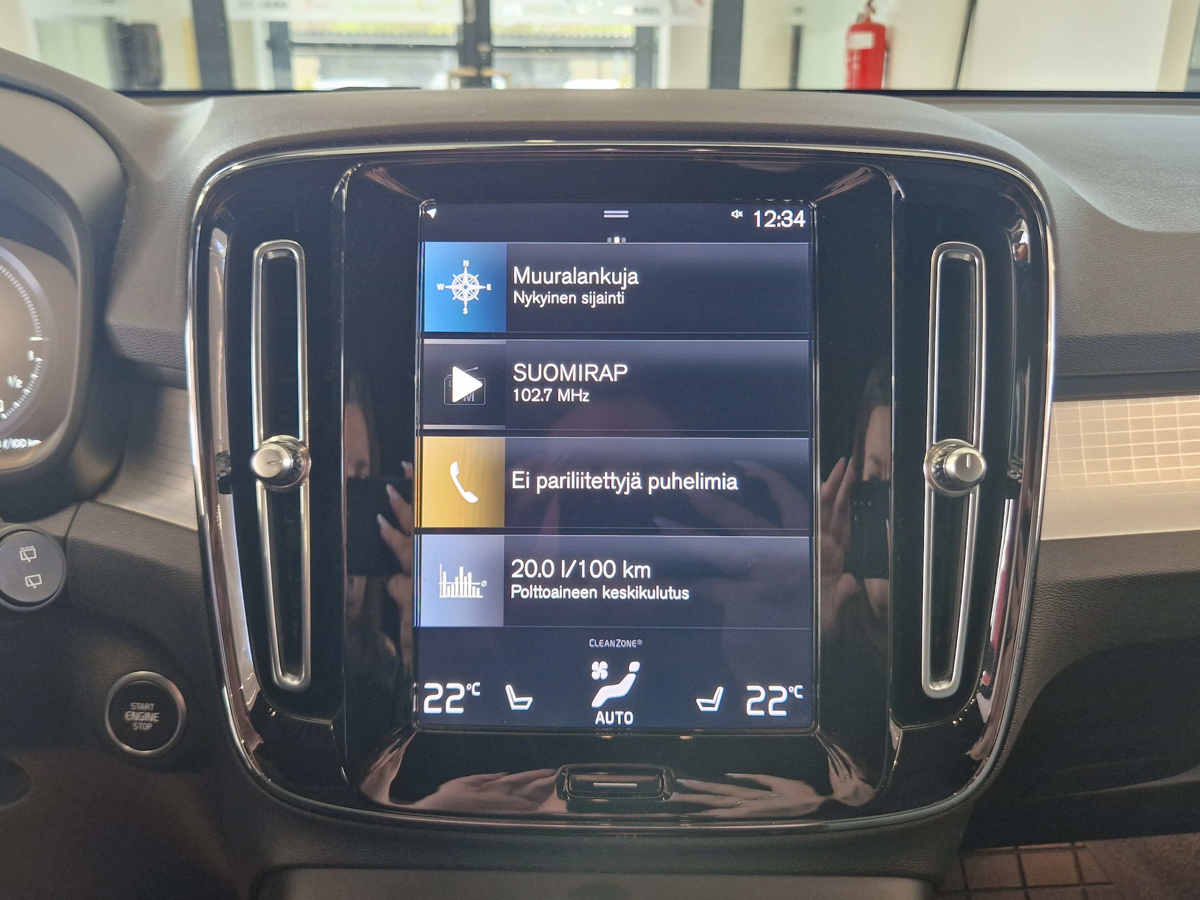 Volvo XC40 T4 TWE PLUS DARK TAKUU 24KK/40TKM