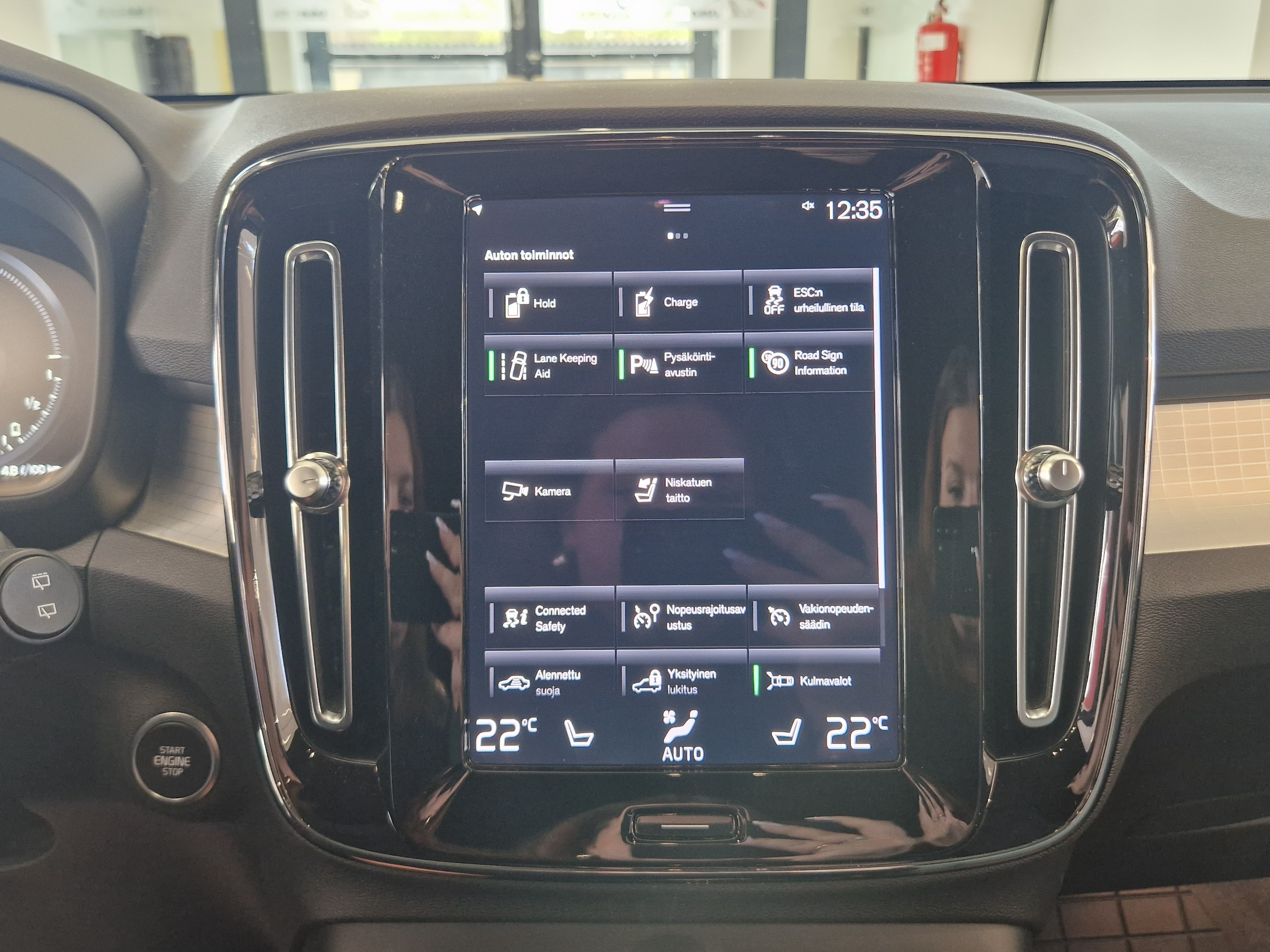 Volvo XC40 T4 TWE PLUS DARK TAKUU 24KK/40TKM