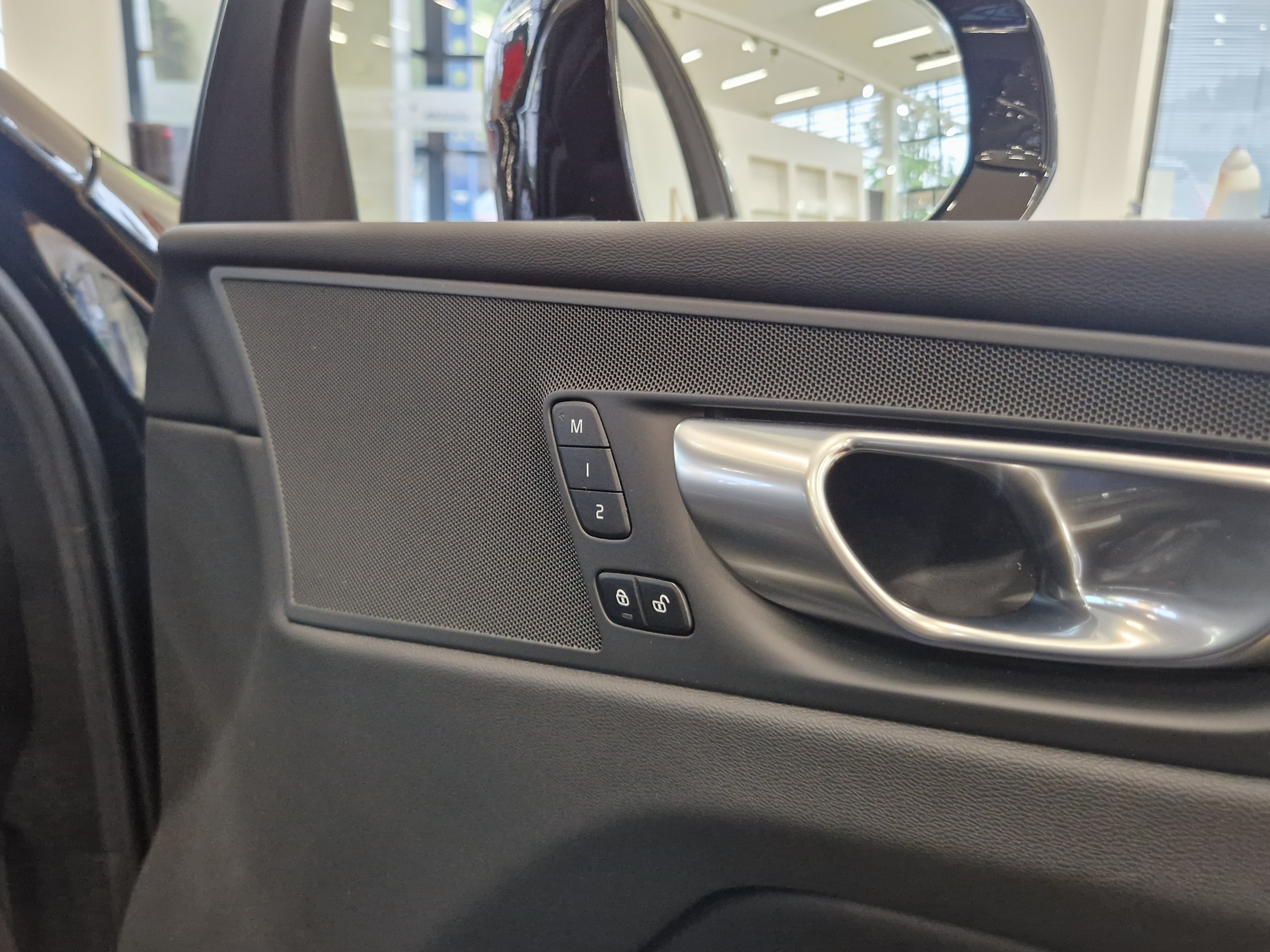 Volvo XC60 T6 AWD LONG RANGE PLUS BRIGHT TAKUU 24KK/40TKM