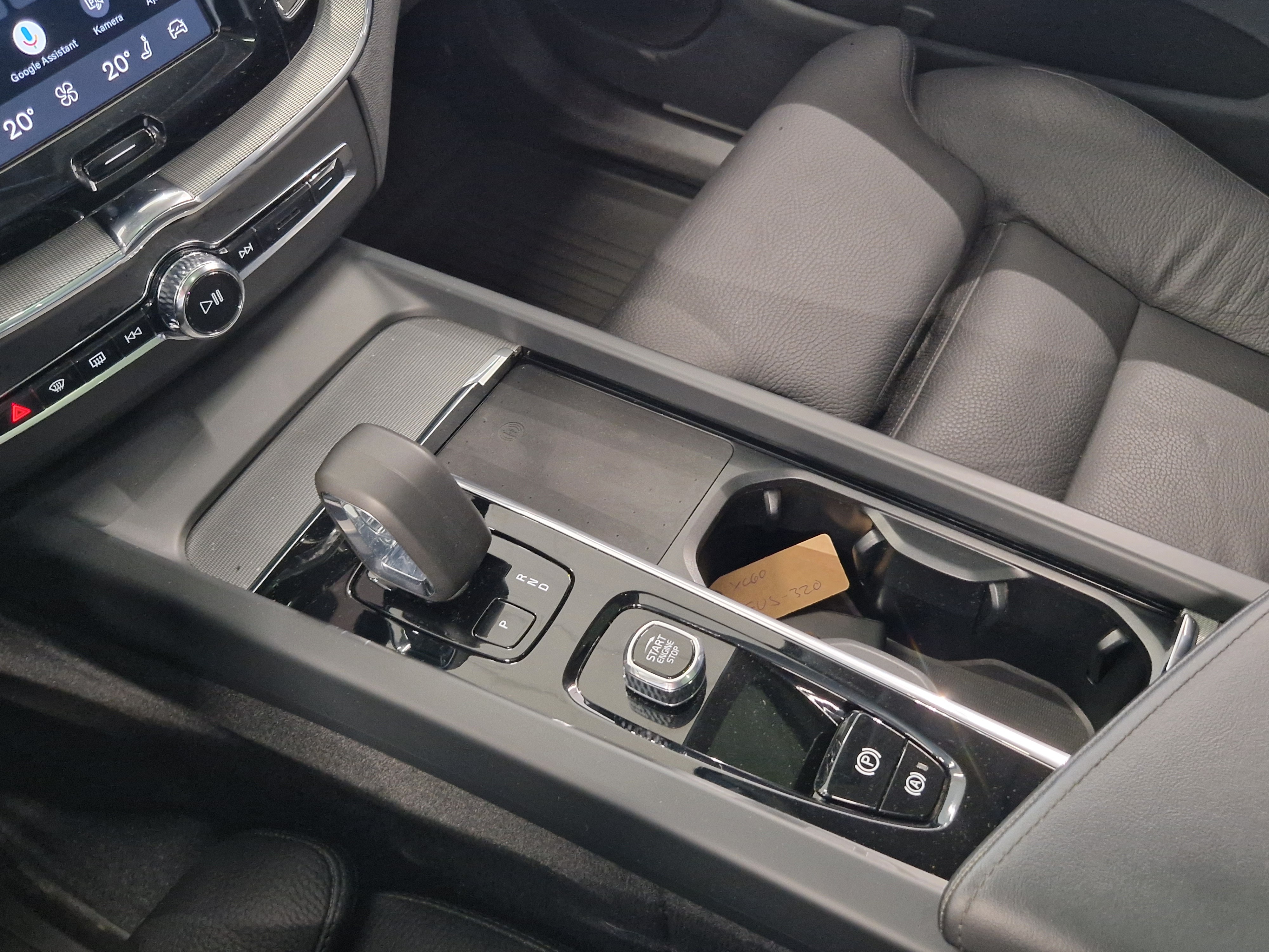 Volvo XC60 T6 AWD LONG RANGE PLUS BRIGHT TAKUU 24KK/40TKM
