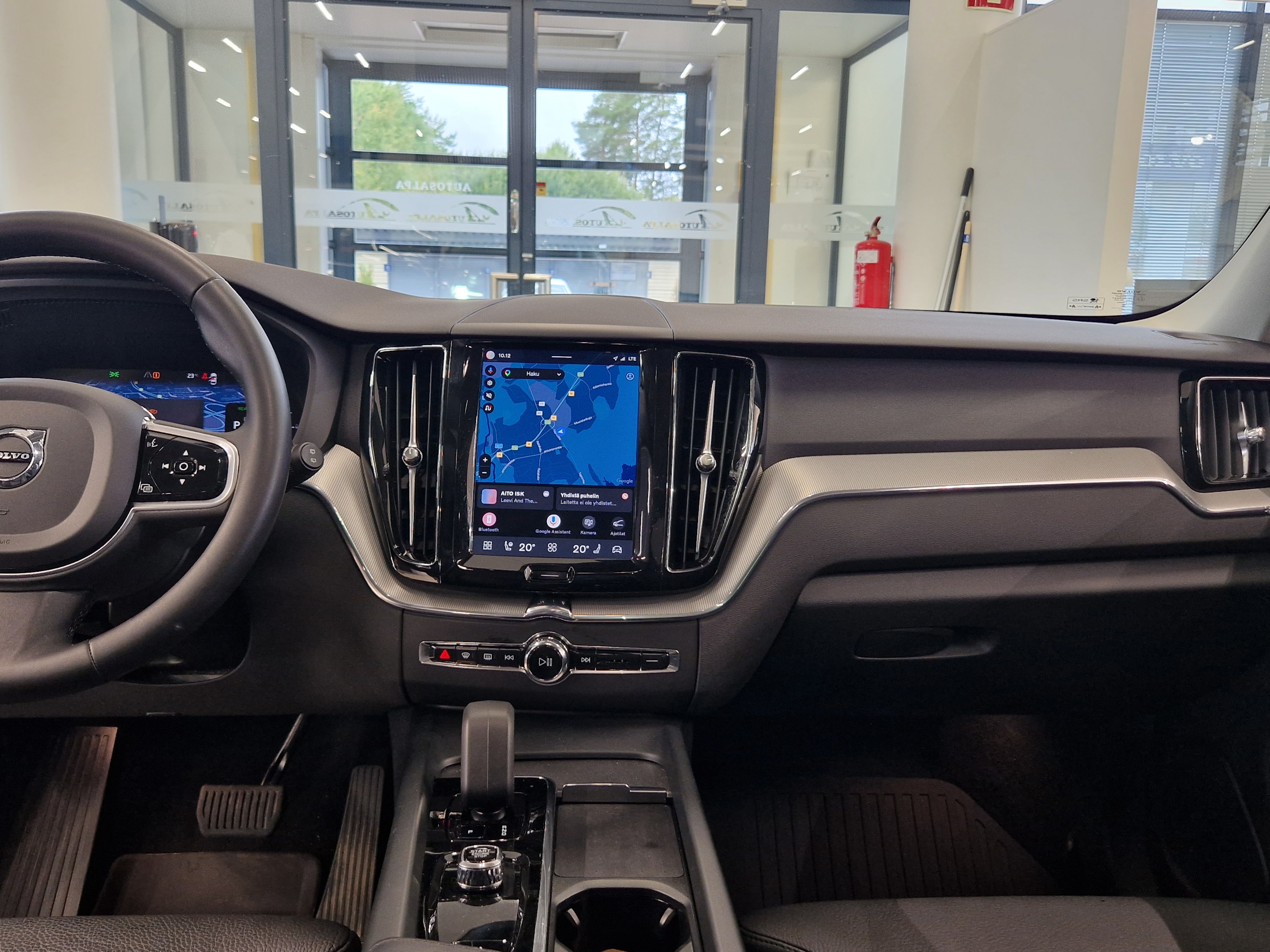 Volvo XC60 T6 AWD LONG RANGE PLUS BRIGHT TAKUU 24KK/40TKM