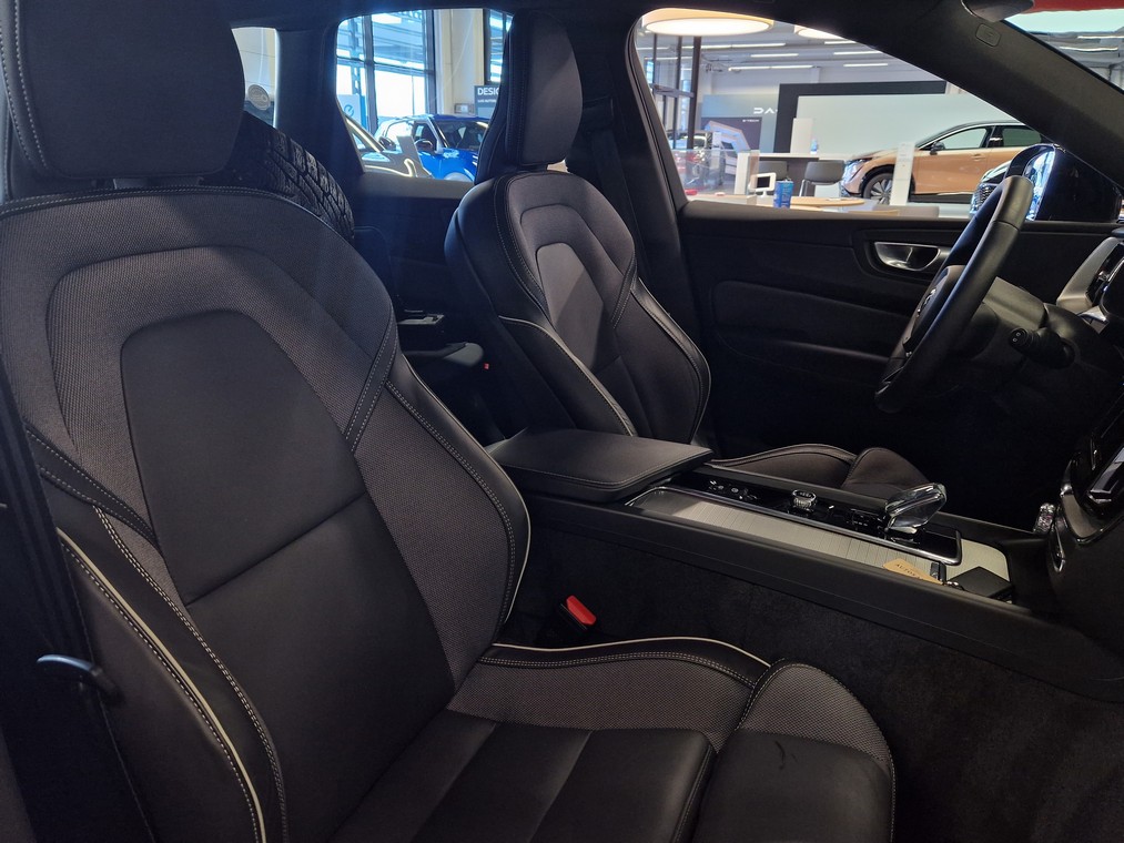 Volvo XC60 T6 AWD LONG RANGE PLUS DARK TAKUU 24KK/40TKM