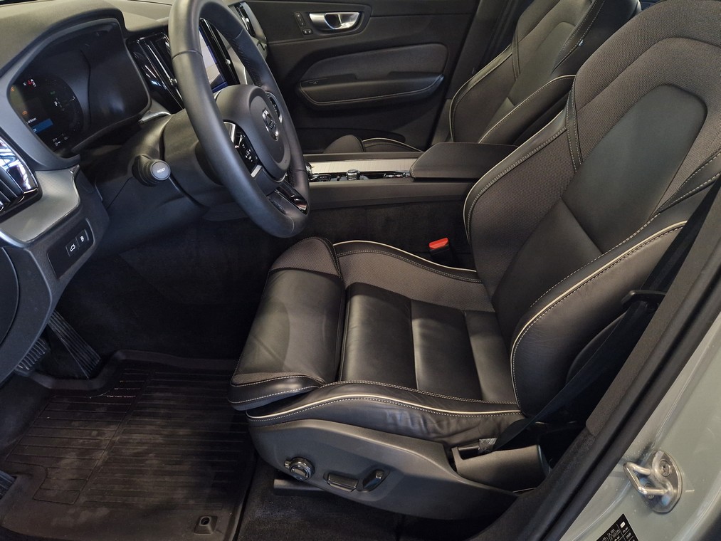 Volvo XC60 T6 AWD LONG RANGE PLUS DARK TAKUU 24KK/40TKM