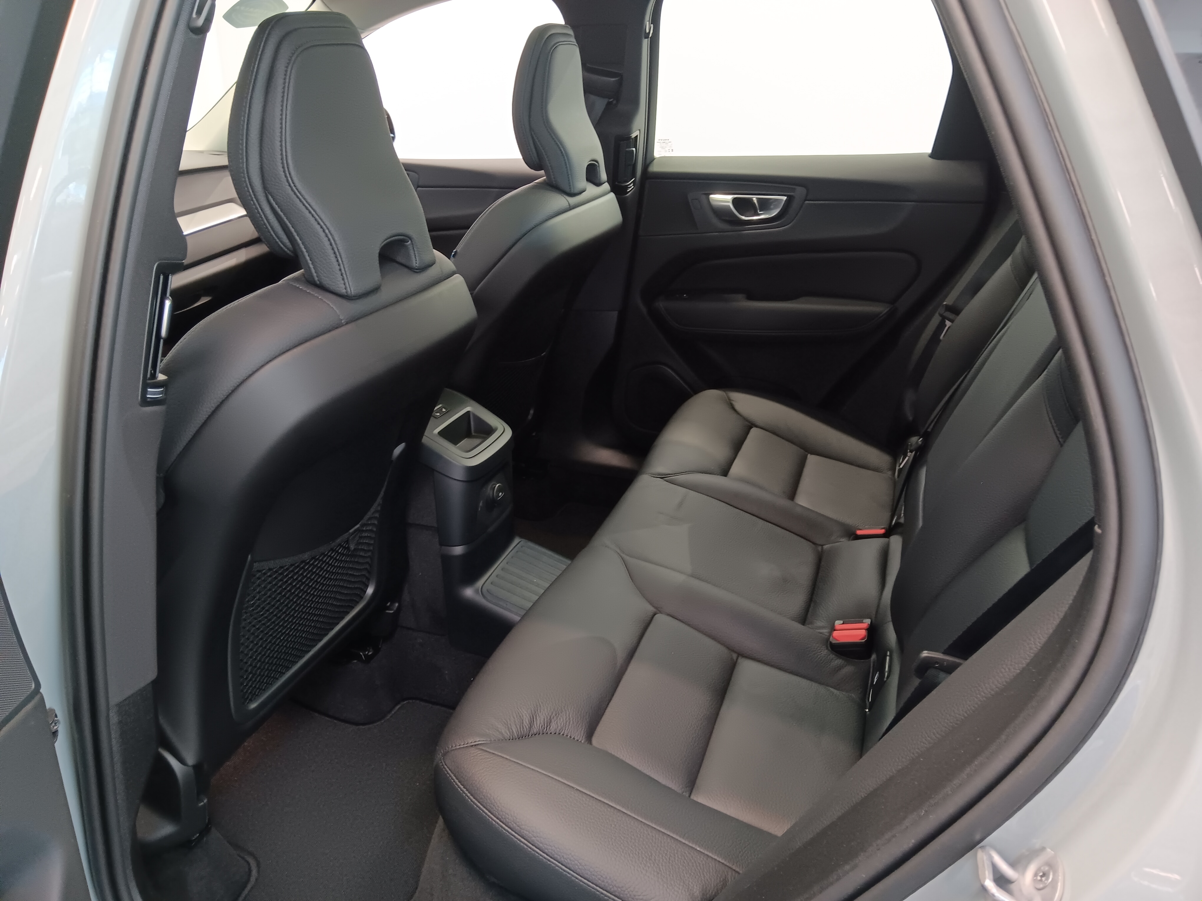 Volvo XC60 T6 AWD LONG RANGE PLUS DARK TAKUU 24KK/40TKM
