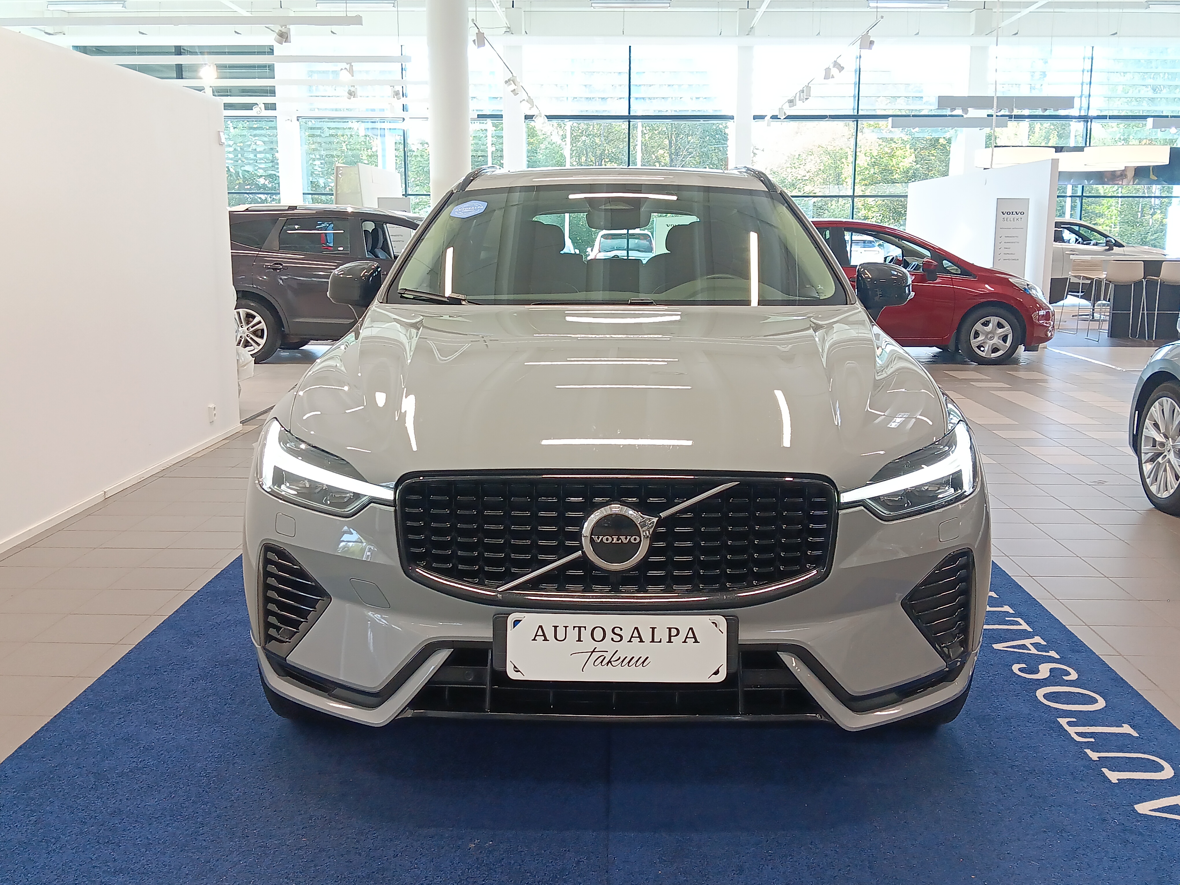Volvo XC60 T6 AWD Long Range Plus Dark 2024, kuva 2/25