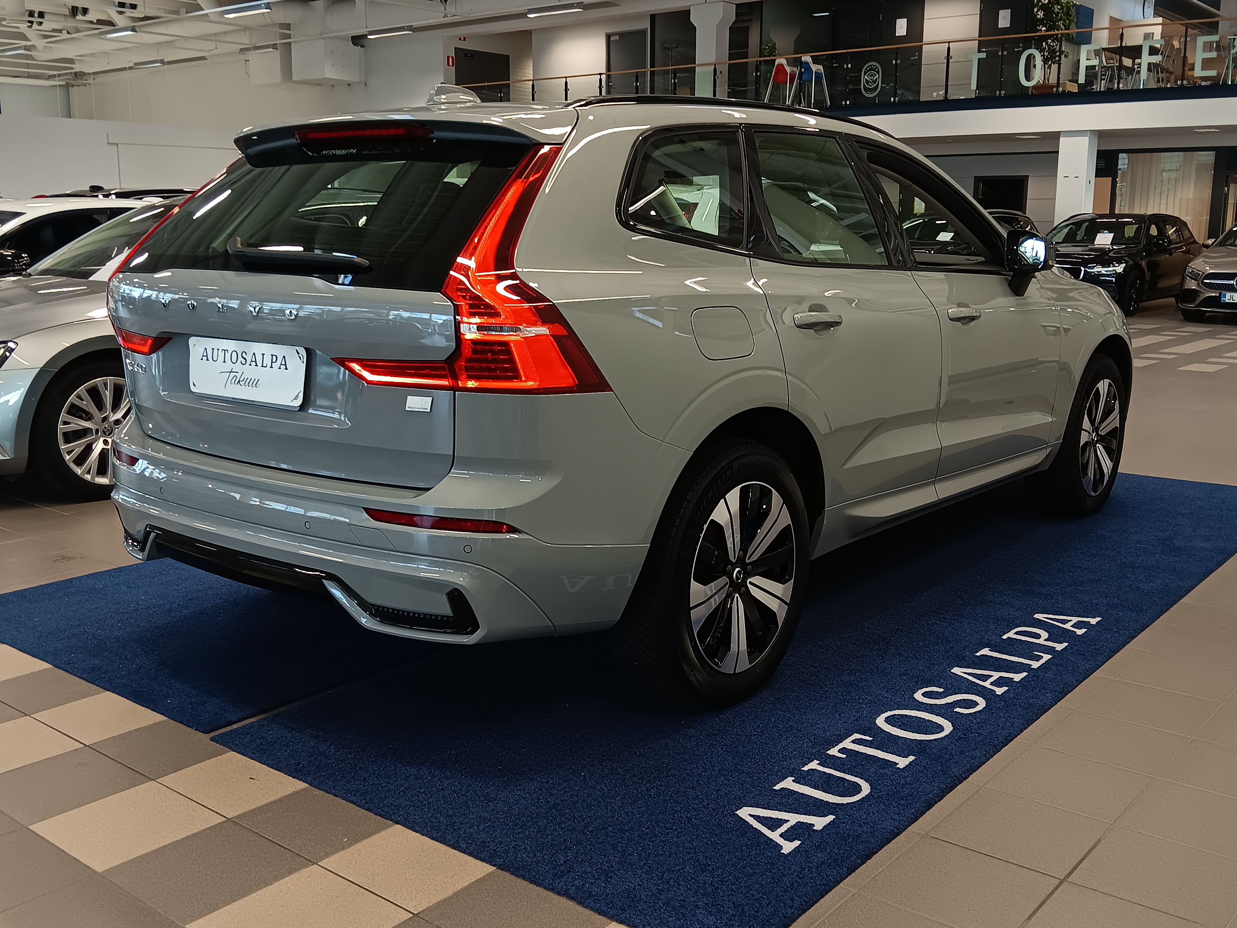 Volvo XC60 T6 AWD Long Range Plus Dark 2024, kuva 4/25