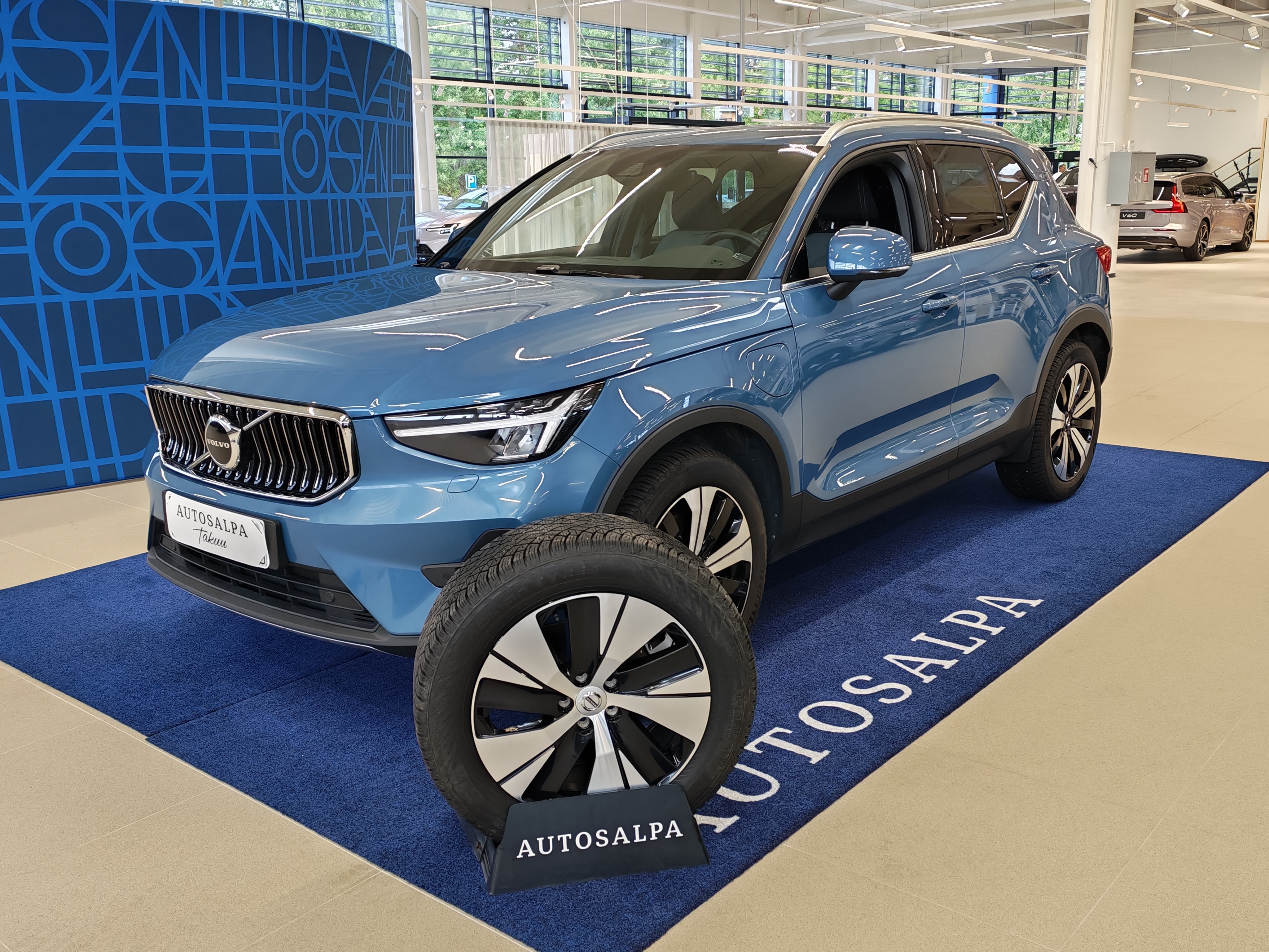 Volvo XC40 T4 TwE Plus Bright 2024, kuva 2/19