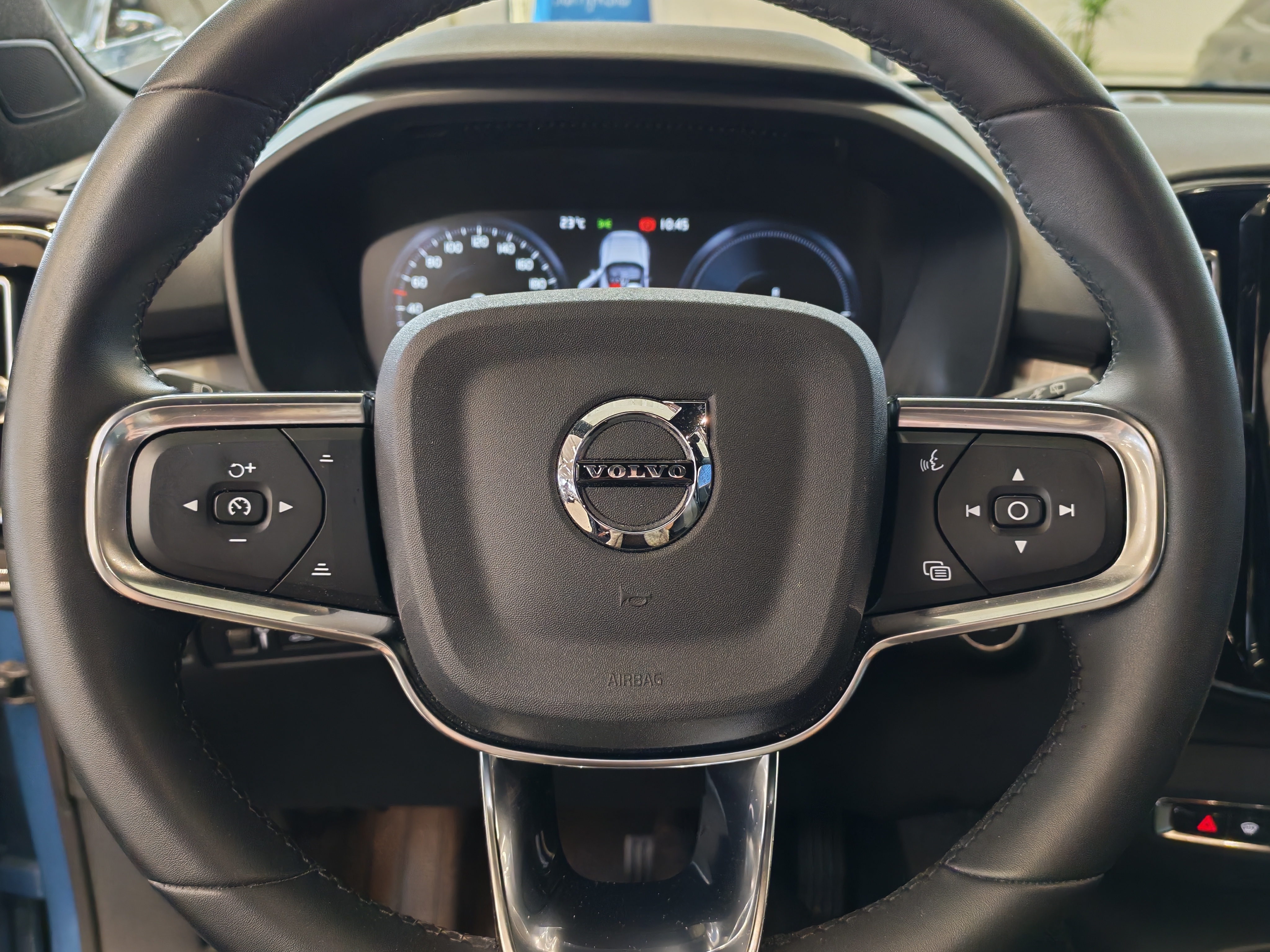 Volvo XC40 T4 TwE Plus Bright 2024, kuva 6/19