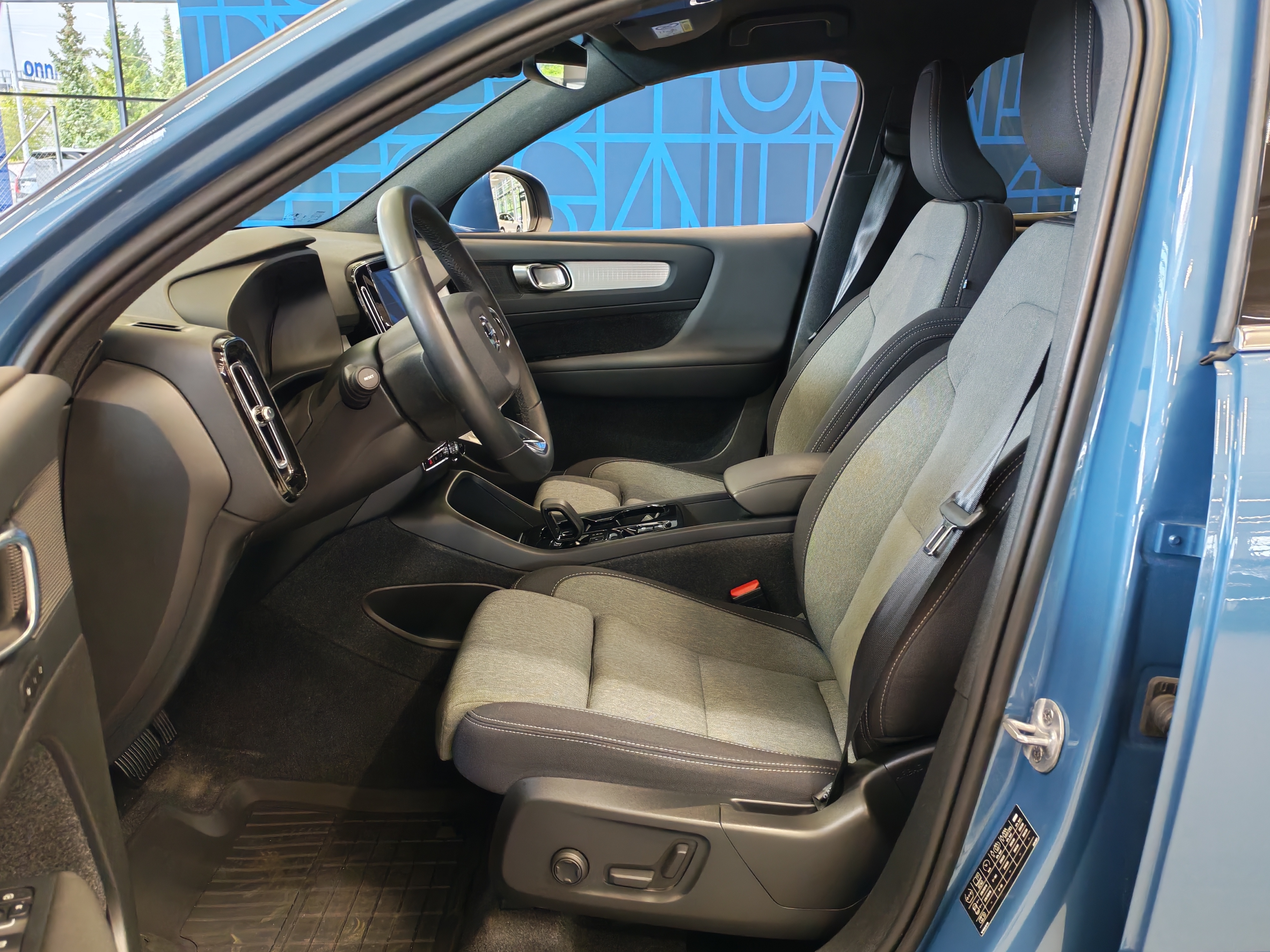 Volvo XC40 T4 TWE PLUS BRIGHT TAKUU 24KK/40TKM