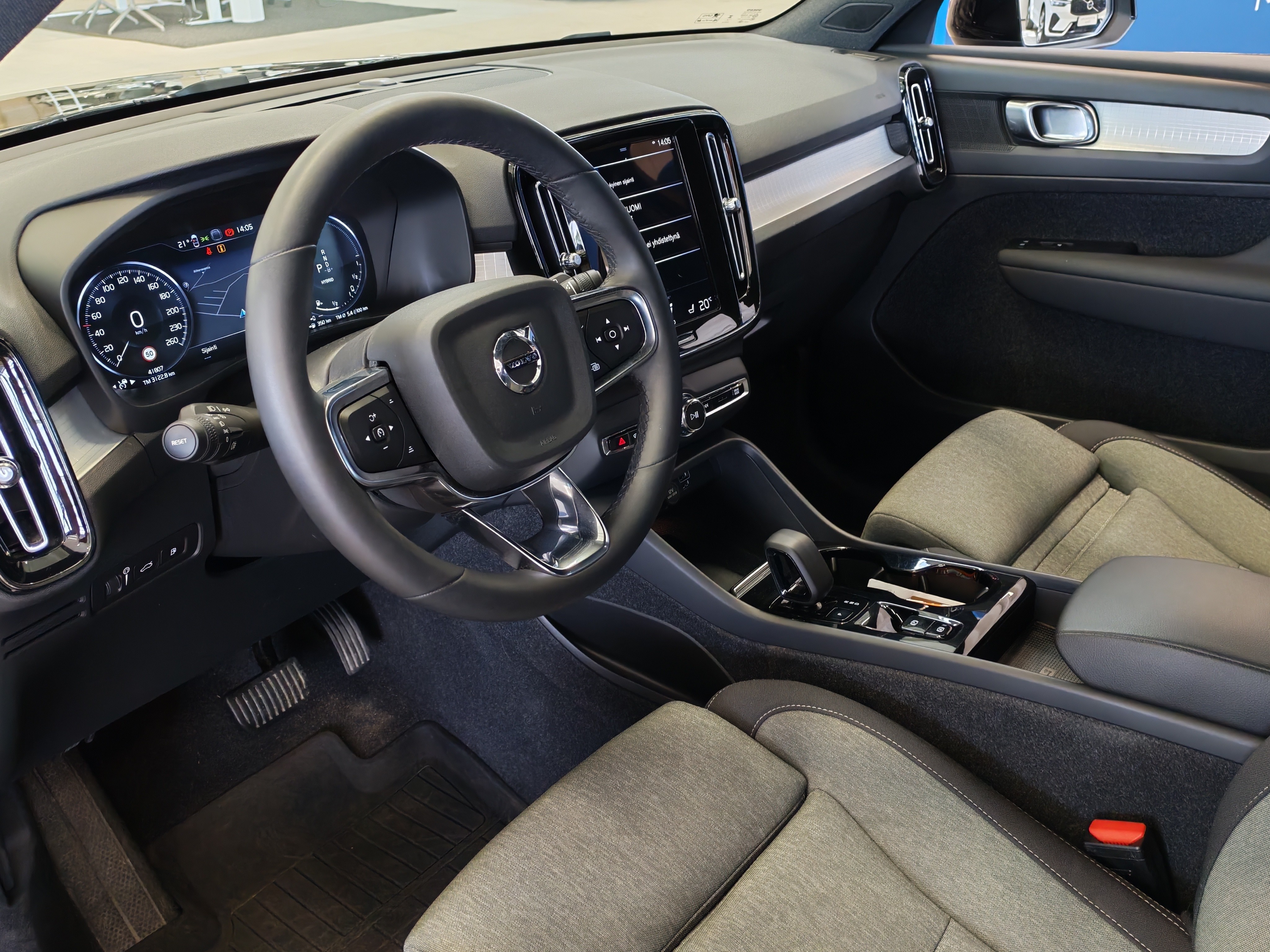 Volvo XC40 2024, kuva 4/21