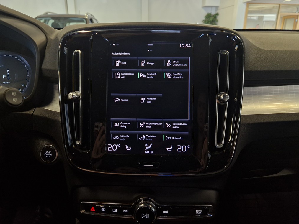 Volvo XC40 T4 TWE PLUS DARK