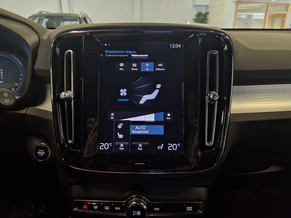 Volvo XC40 T4 TWE PLUS DARK