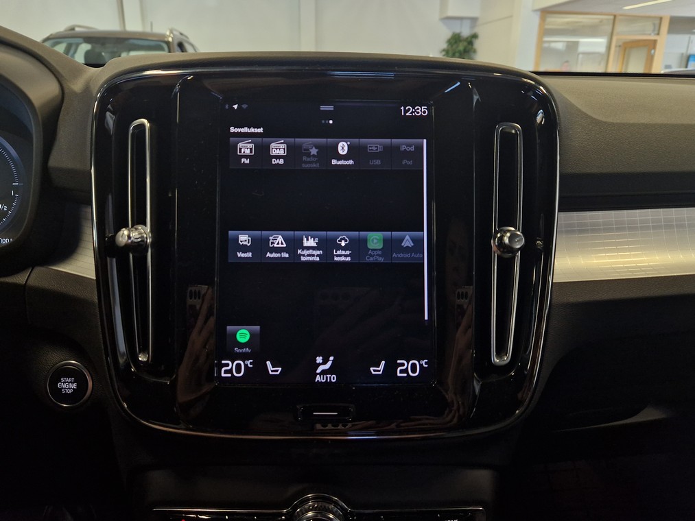Volvo XC40 T4 TWE PLUS DARK