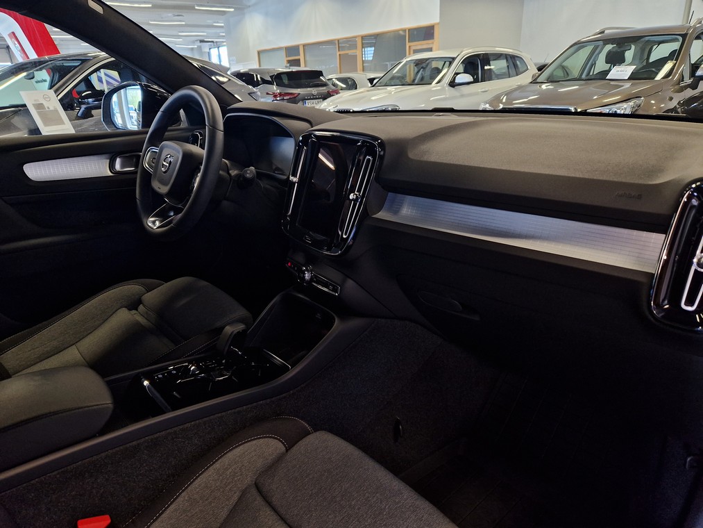 Volvo XC40 T4 TWE PLUS DARK