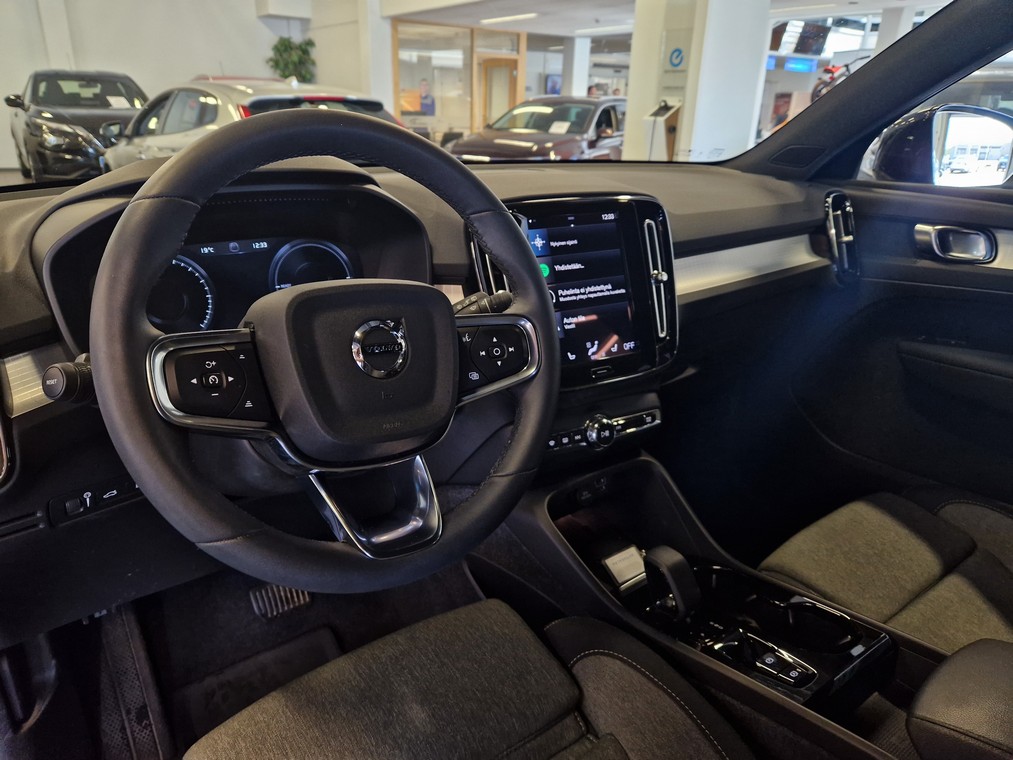 Volvo XC40 T4 TWE PLUS DARK