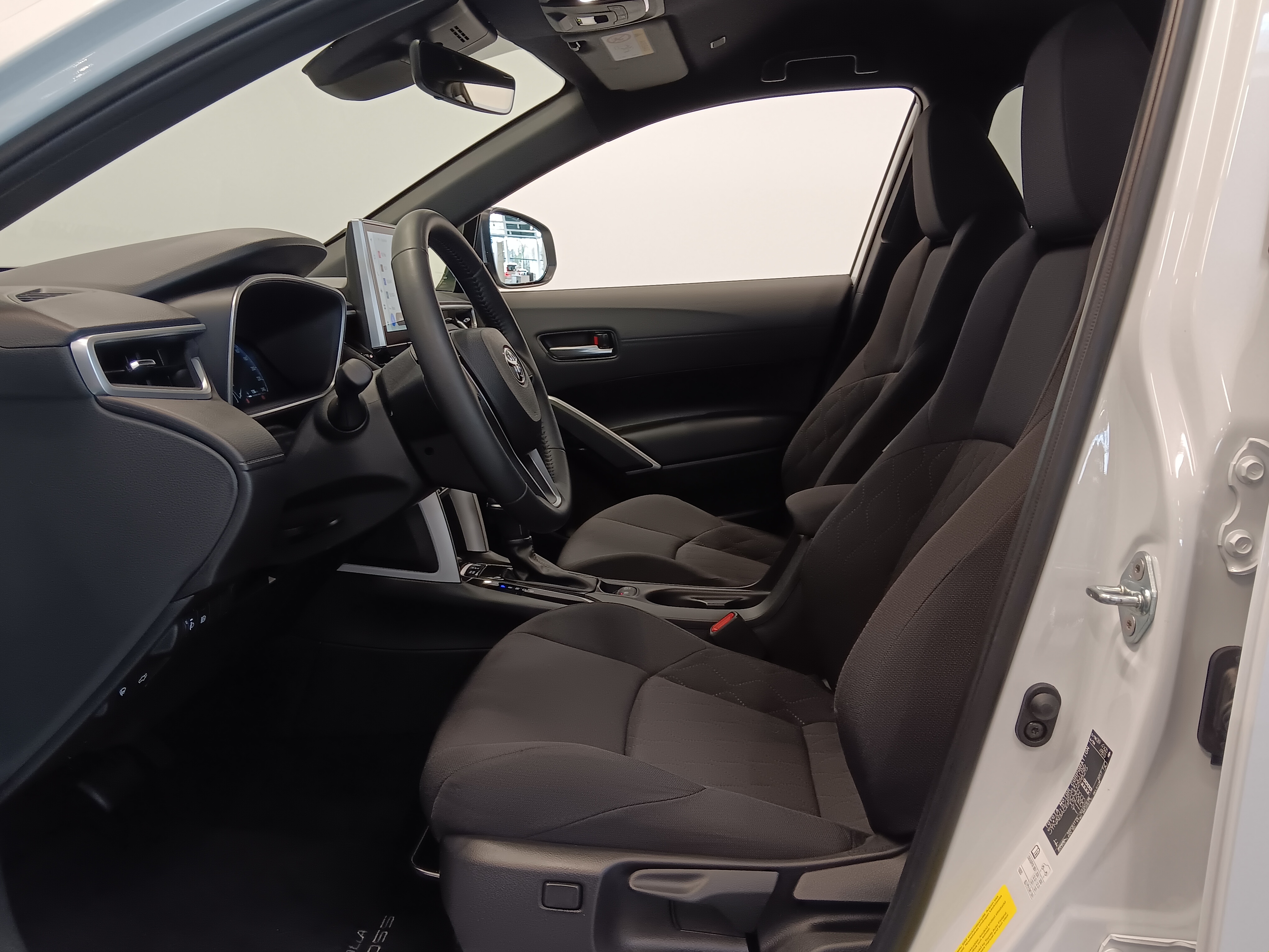 Toyota COROLLA CROSS 2.0 HYBRID LAUNCH EDITION
