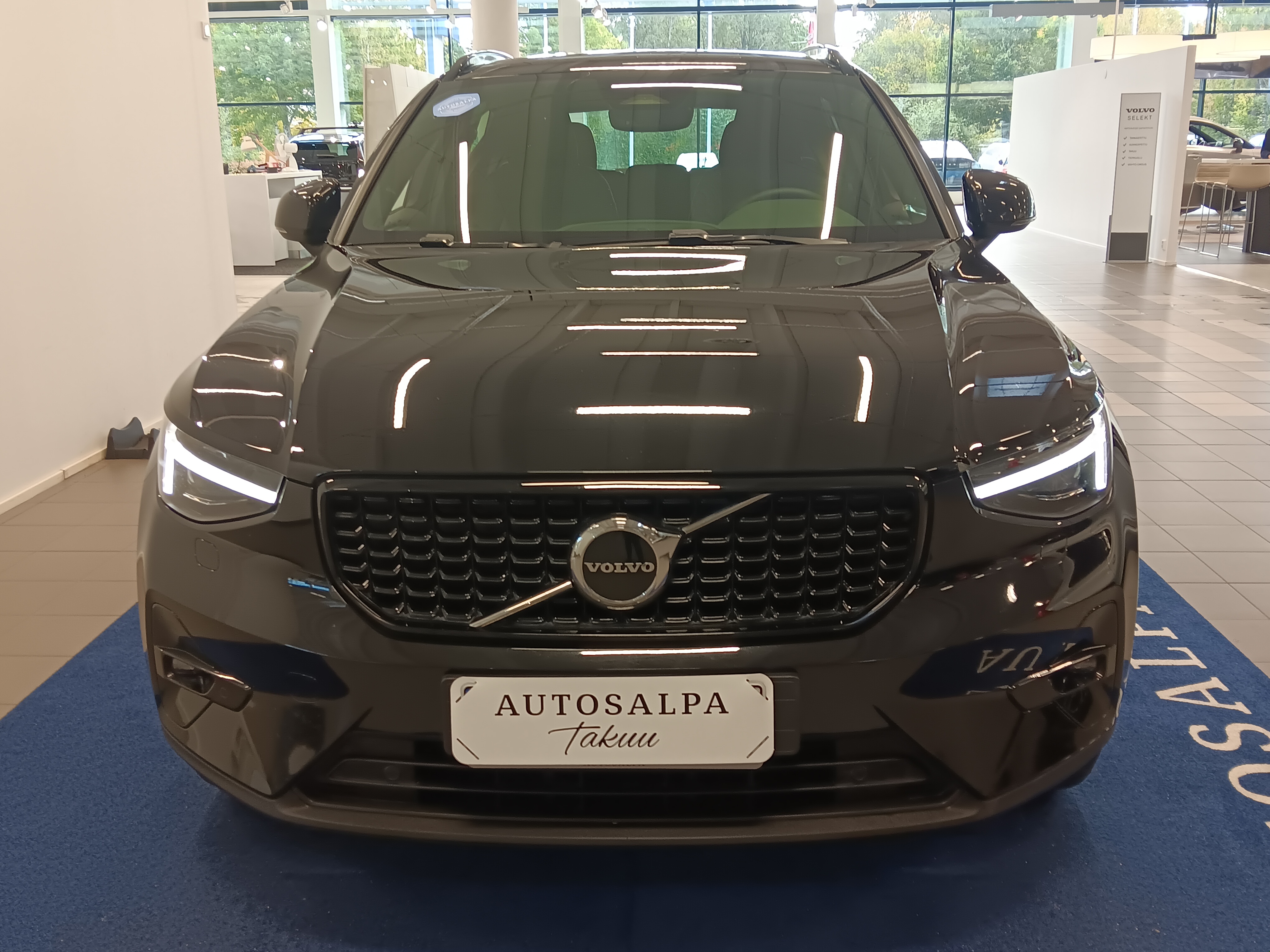 Volvo XC40 2024, kuva 2/21