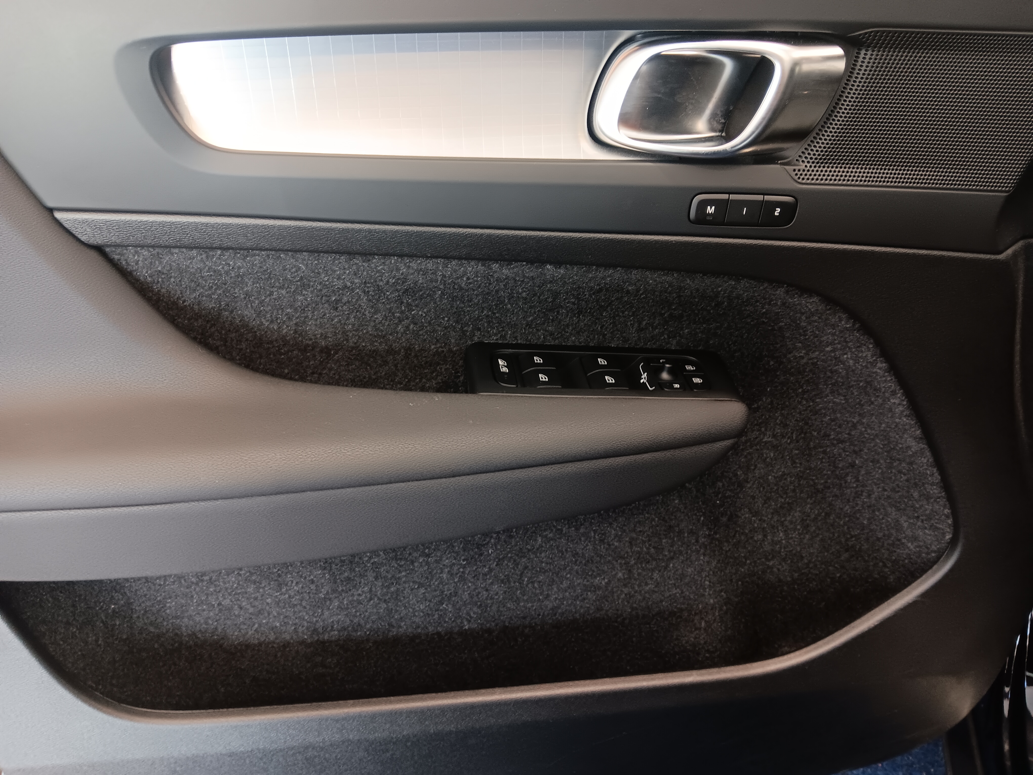 Volvo XC40 B3 MHEV BUSINESS PLUS DARK DCT.TAKUU 24KK/40TKM.