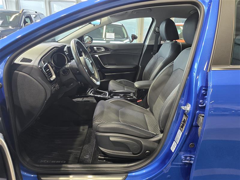 Kia XCEED 1.5 T-GDI 140HV BUSINESS PREMIUM DCT