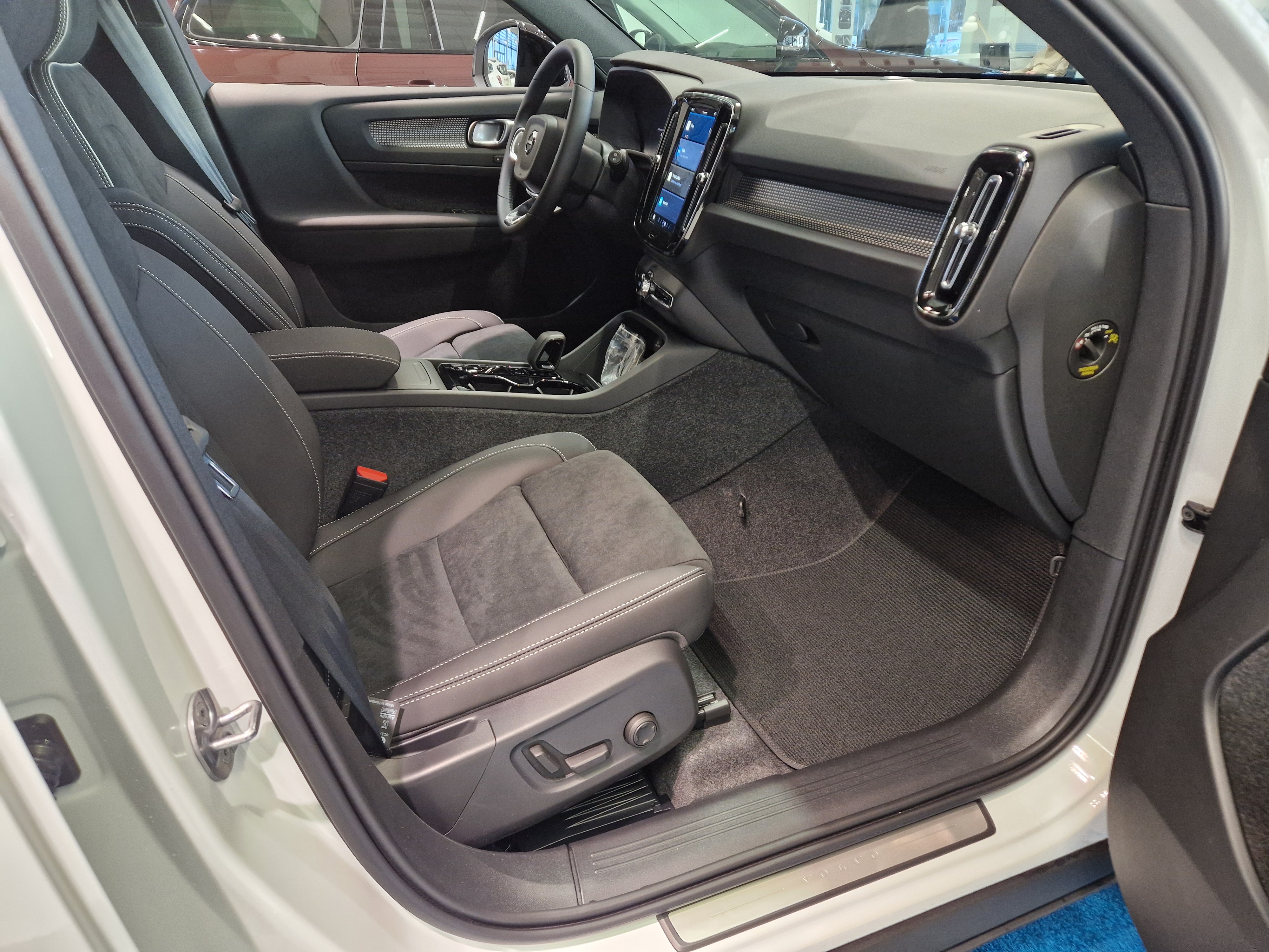 Volvo XC40 B3 MHEV EDITION PLUS DCT AUT