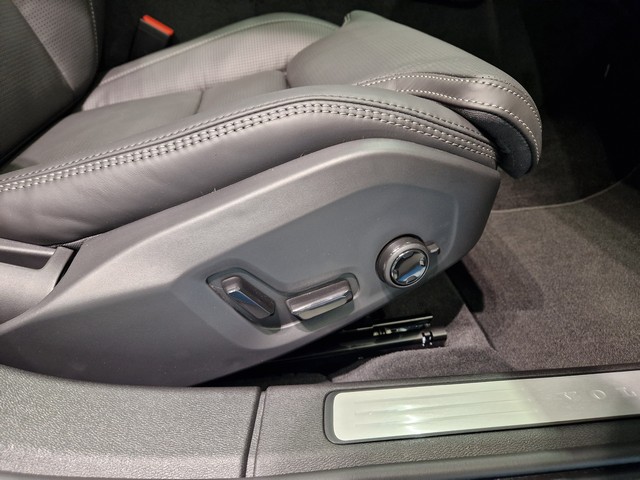 Volvo V60 T8 AWD LONG RANGE ULTRA PRO DARK SELEKT TAKUU