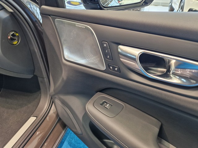 Volvo V60 T8 AWD LONG RANGE ULTRA PRO DARK SELEKT TAKUU