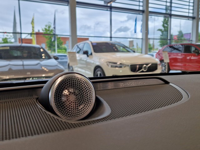 Volvo V60 T8 AWD LONG RANGE ULTRA PRO DARK SELEKT TAKUU