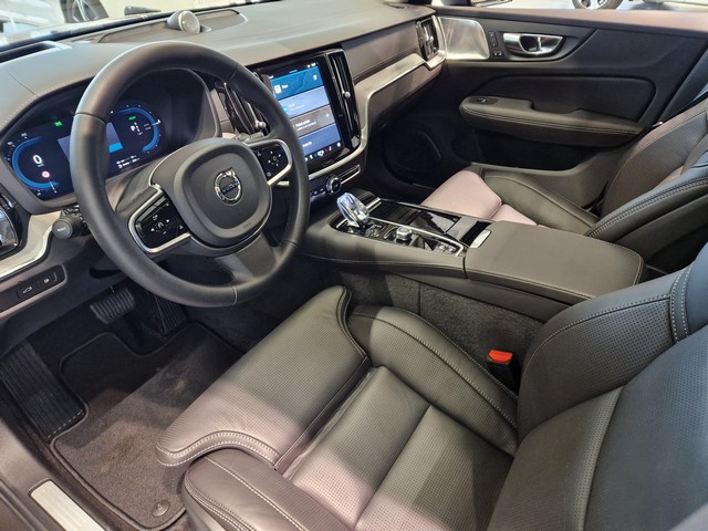 Volvo V60 T8 AWD LONG RANGE ULTRA PRO DARK SELEKT TAKUU