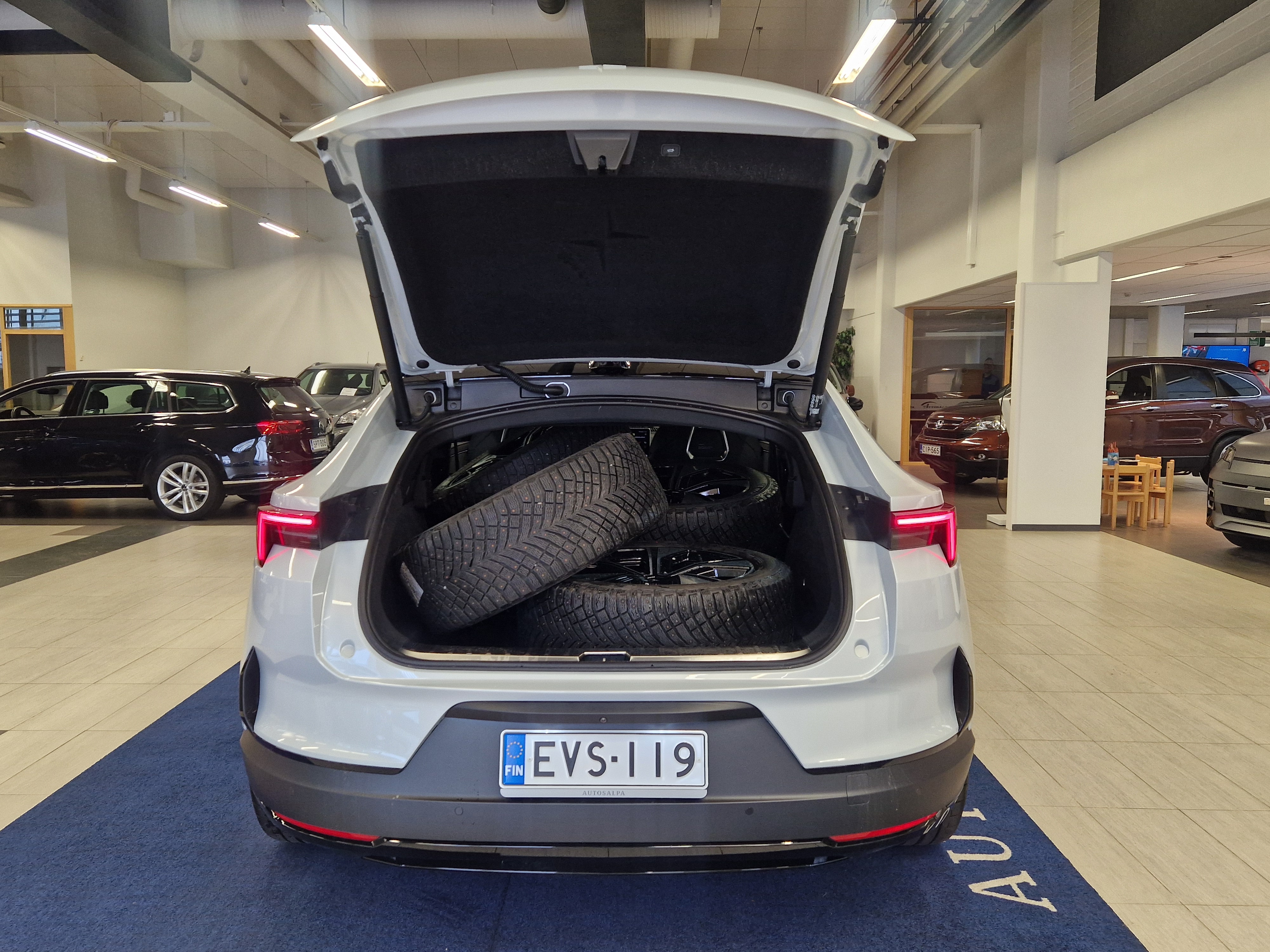 Polestar 4 Long Range Single motor 2026, kuva 4/17