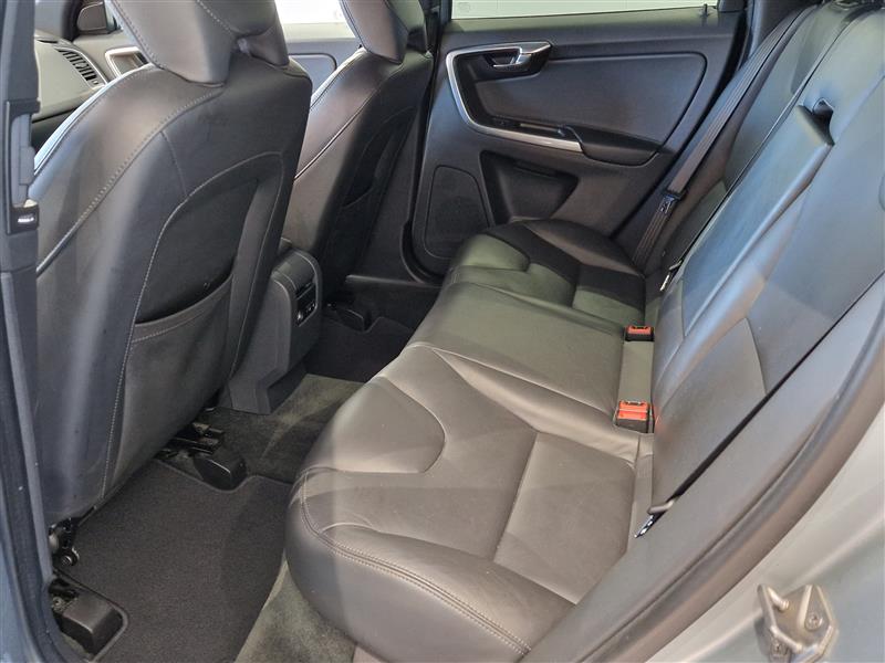 Volvo XC60 D5 AWD Summum aut 2016, kuva 7/22