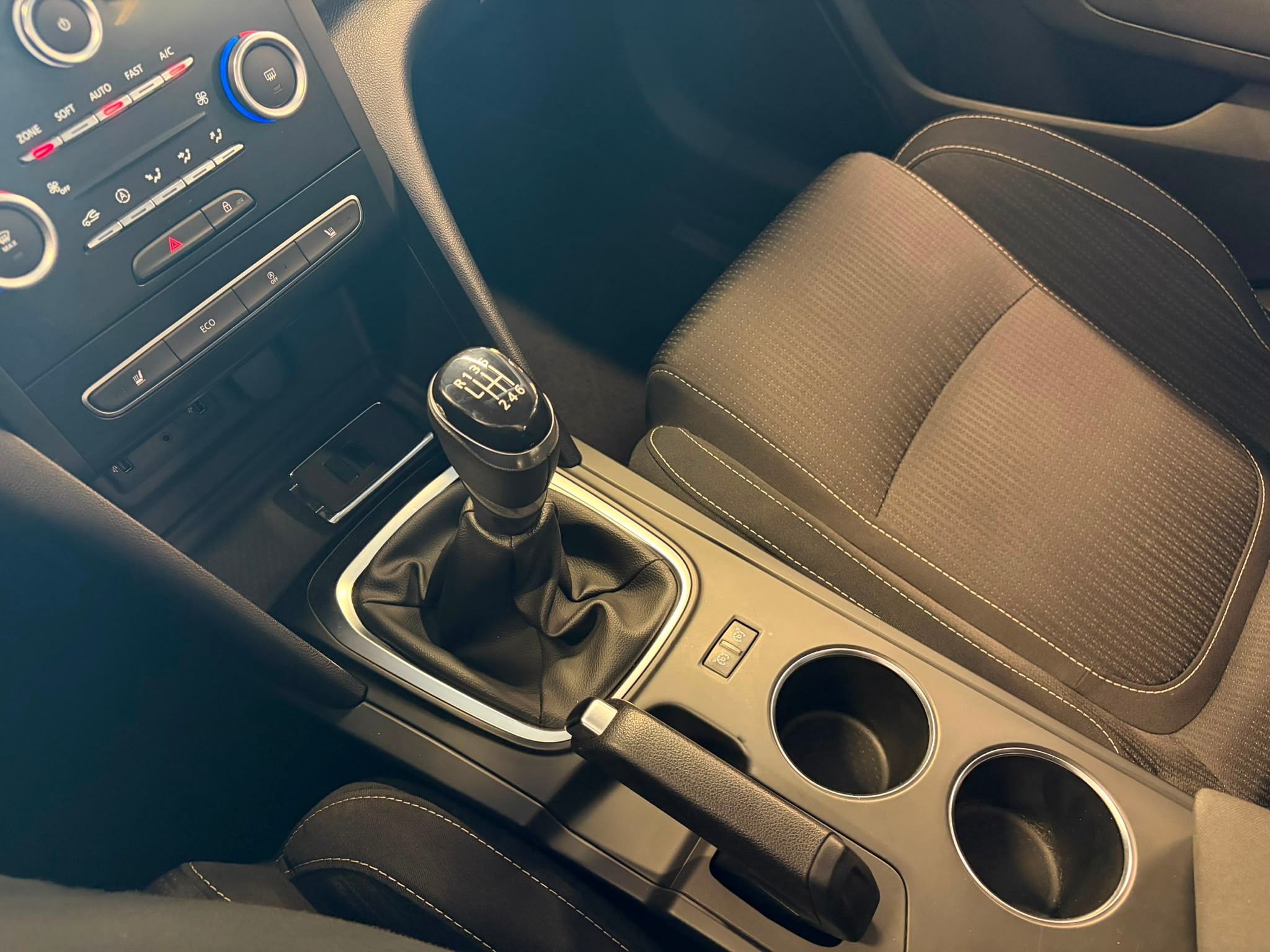 Renault MEGANE HATCHBACK ENERGY TCE 130 ZEN
