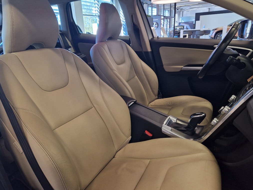 Volvo XC60 D4 AWD SUMMUM AUT