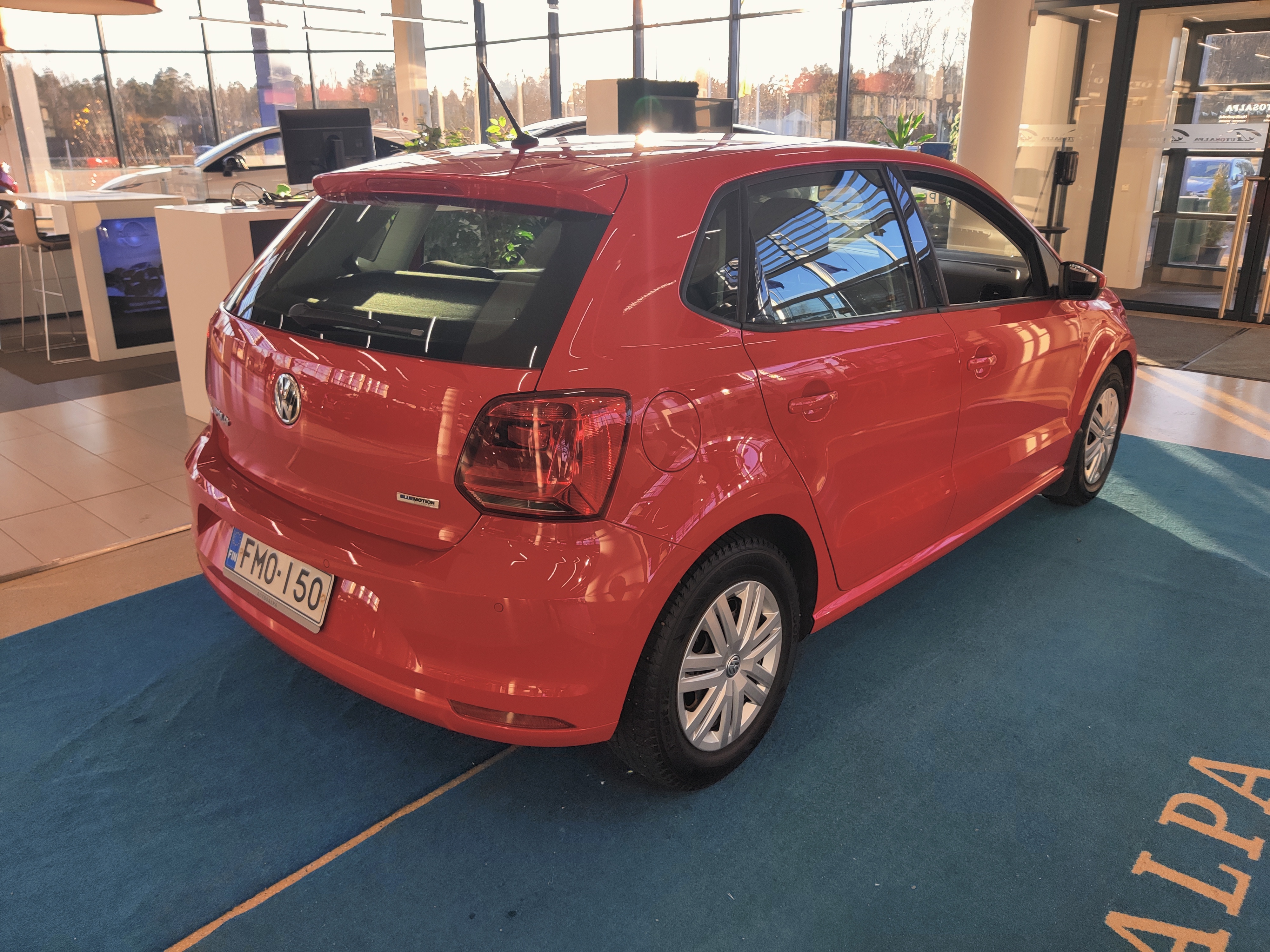 Volkswagen POLO TRENDLINE 1,0 55 KW (75 HV)