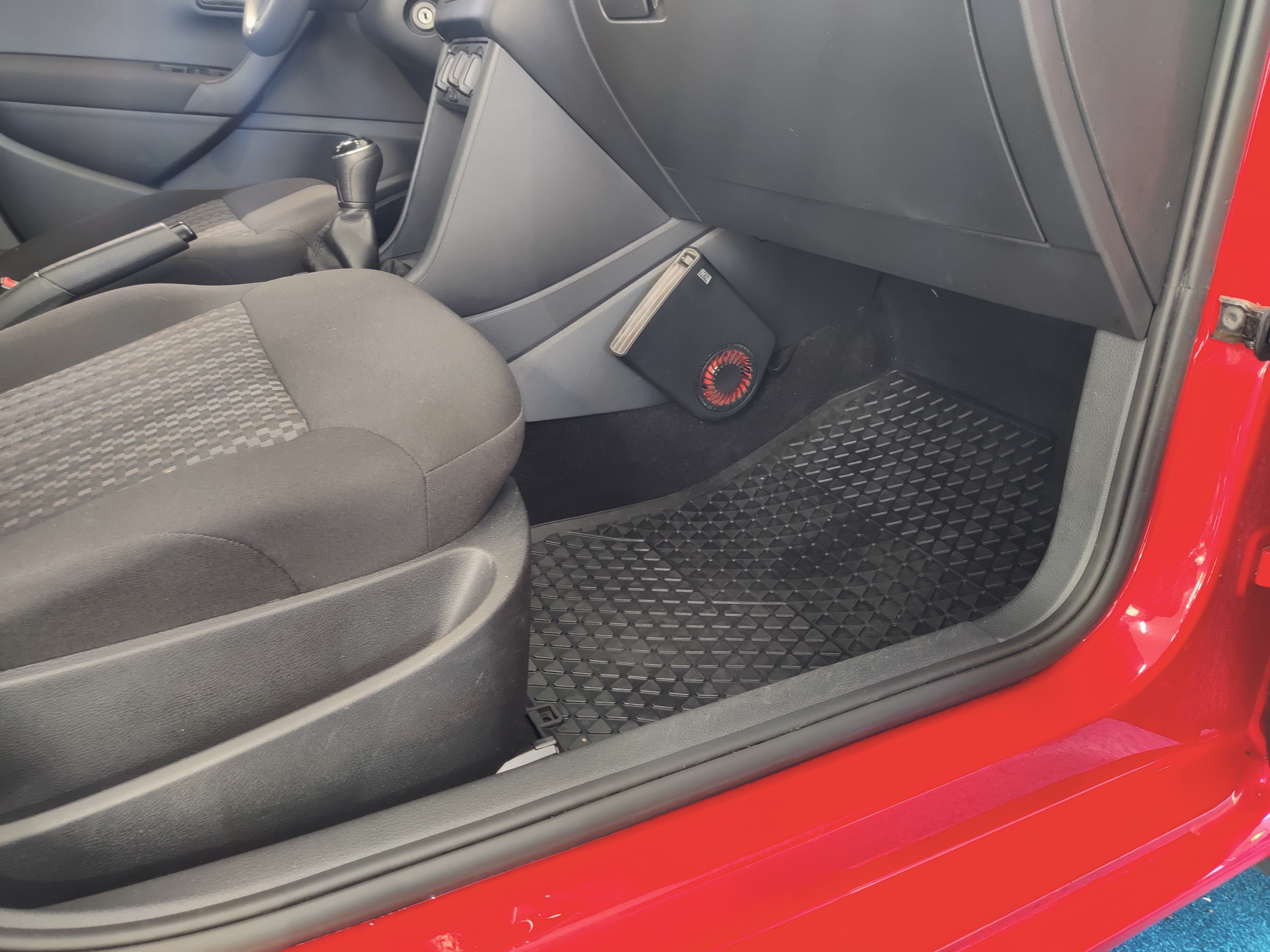 Volkswagen POLO TRENDLINE 1,0 55 KW (75 HV)