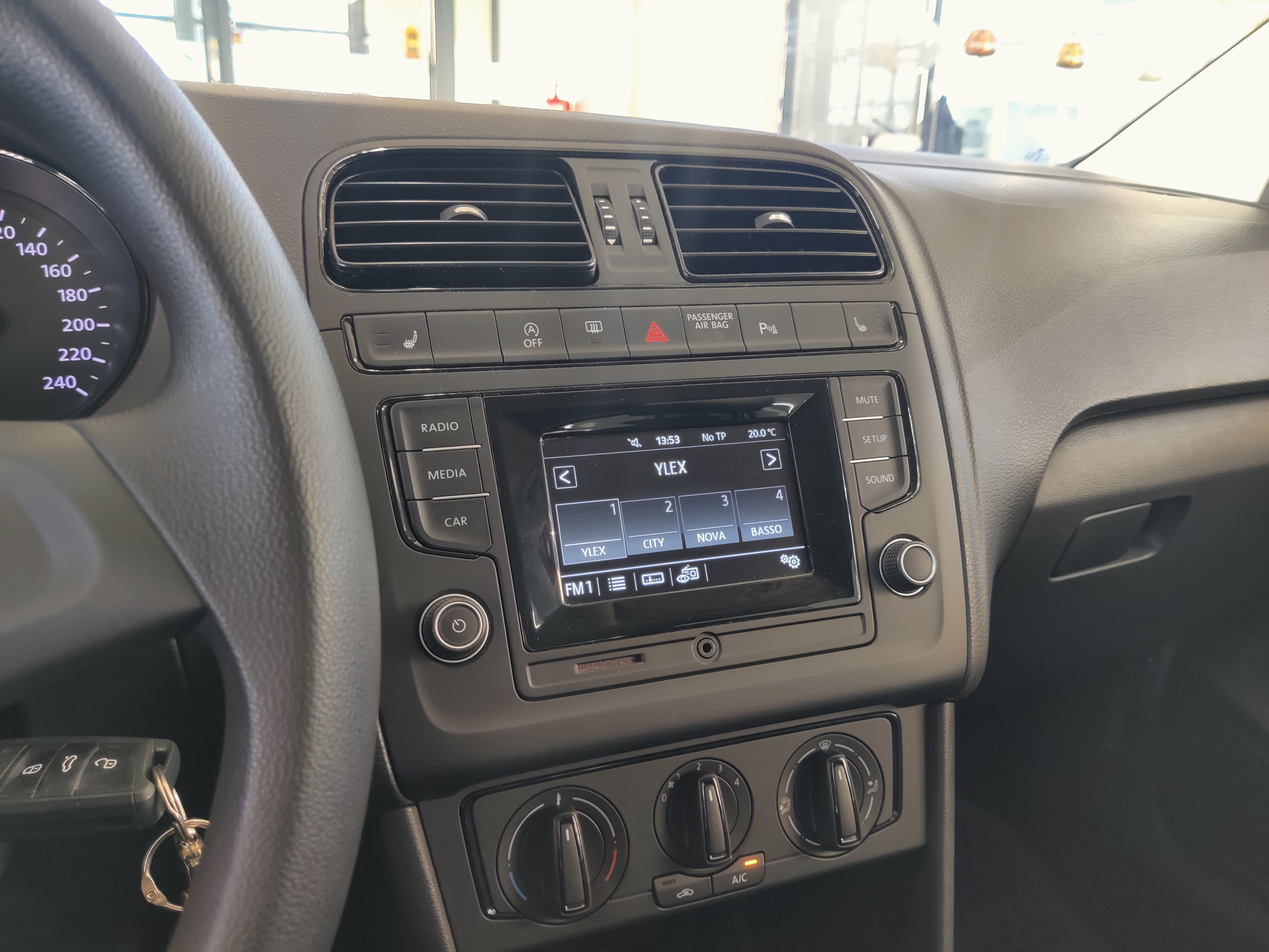 Volkswagen POLO TRENDLINE 1,0 55 KW (75 HV)
