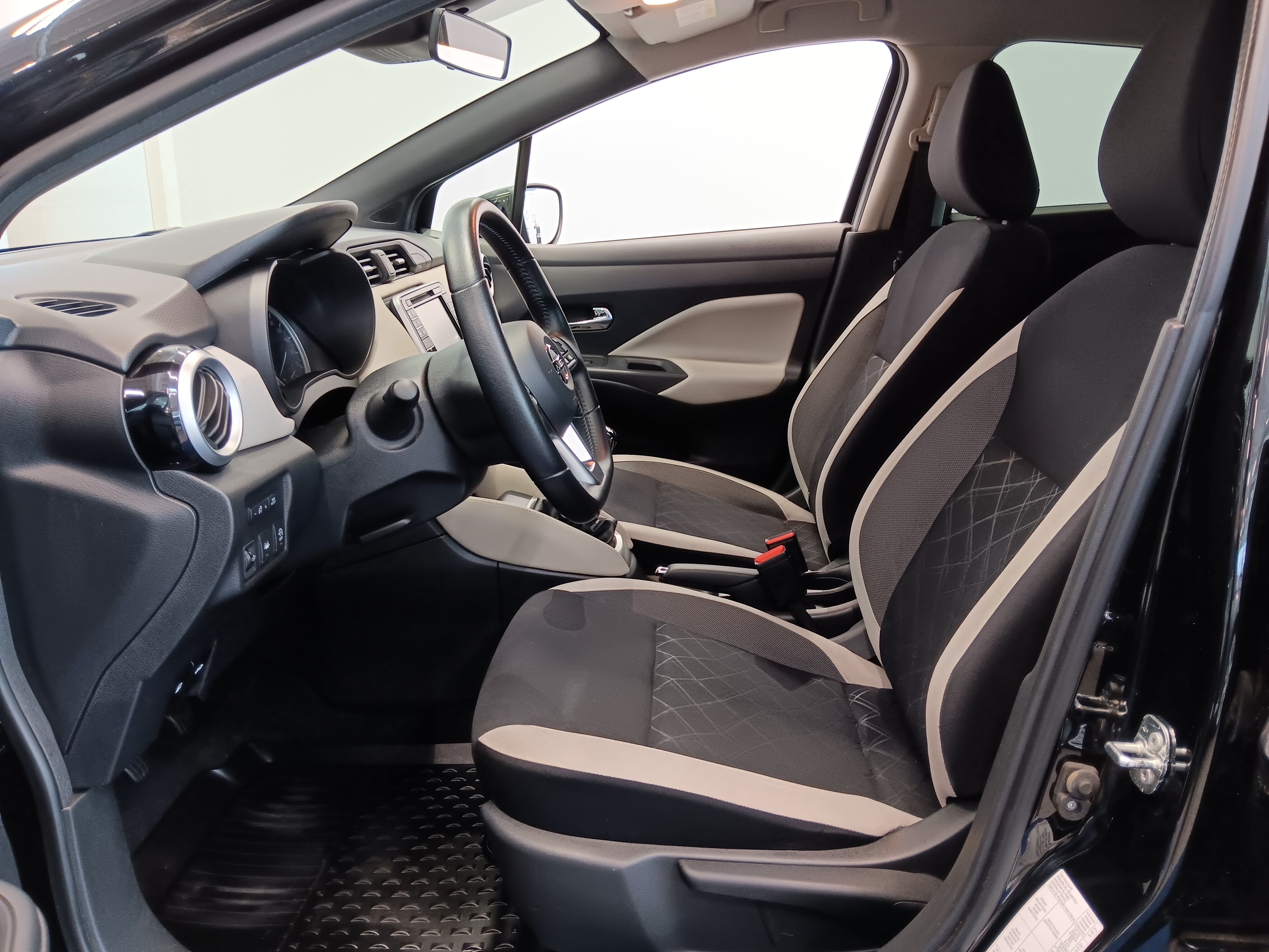 Nissan Micra IG-T 90 S/S N-Connecta 5M/T 2017, kuva 6/17