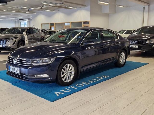 volkswagen PASSAT SEDAN FOOTBALL EDITION 1,4 TSI 92 KW (125 HV) DSG.