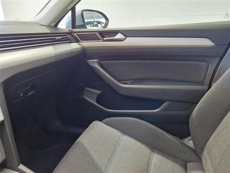 Volkswagen PASSAT SEDAN COMFORTLINE 1.4 TSI 92 KW (125 HV) DSG-AUTOM