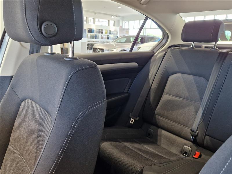 Volkswagen PASSAT SEDAN COMFORTLINE 1.4 TSI 92 KW (125 HV) DSG-AUTOM