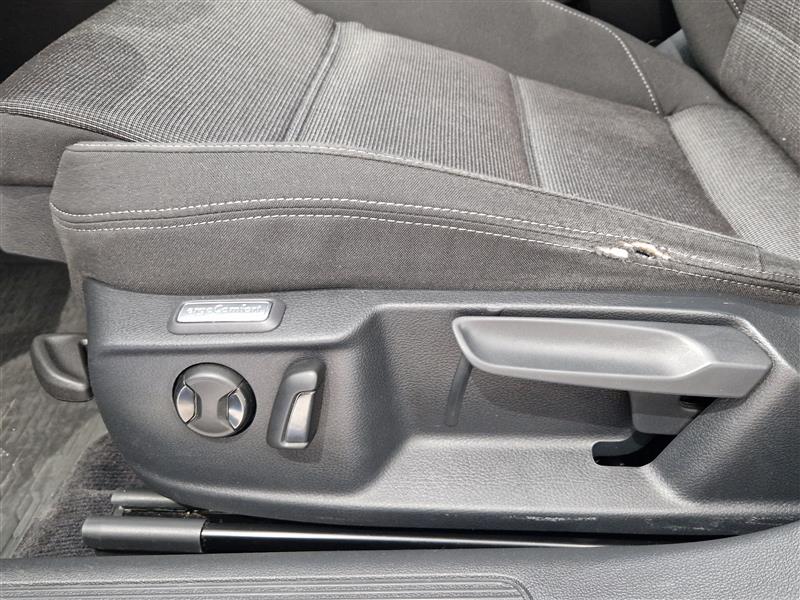 Volkswagen PASSAT SEDAN COMFORTLINE 1.4 TSI 92 KW (125 HV) DSG-AUTOM