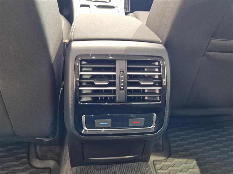 Volkswagen PASSAT SEDAN COMFORTLINE 1.4 TSI 92 KW (125 HV) DSG-AUTOM