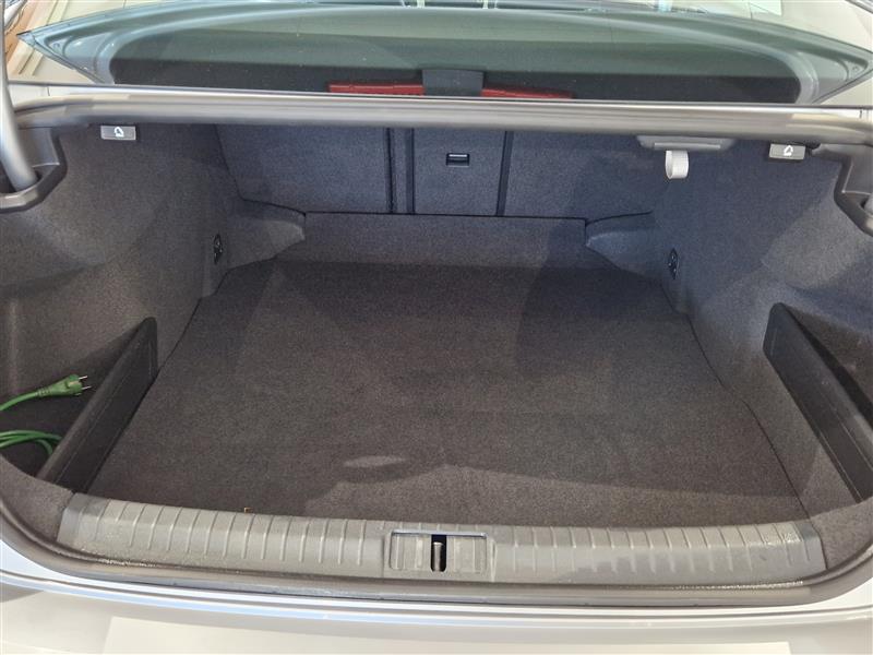 Volkswagen PASSAT SEDAN COMFORTLINE 1.4 TSI 92 KW (125 HV) DSG-AUTOM