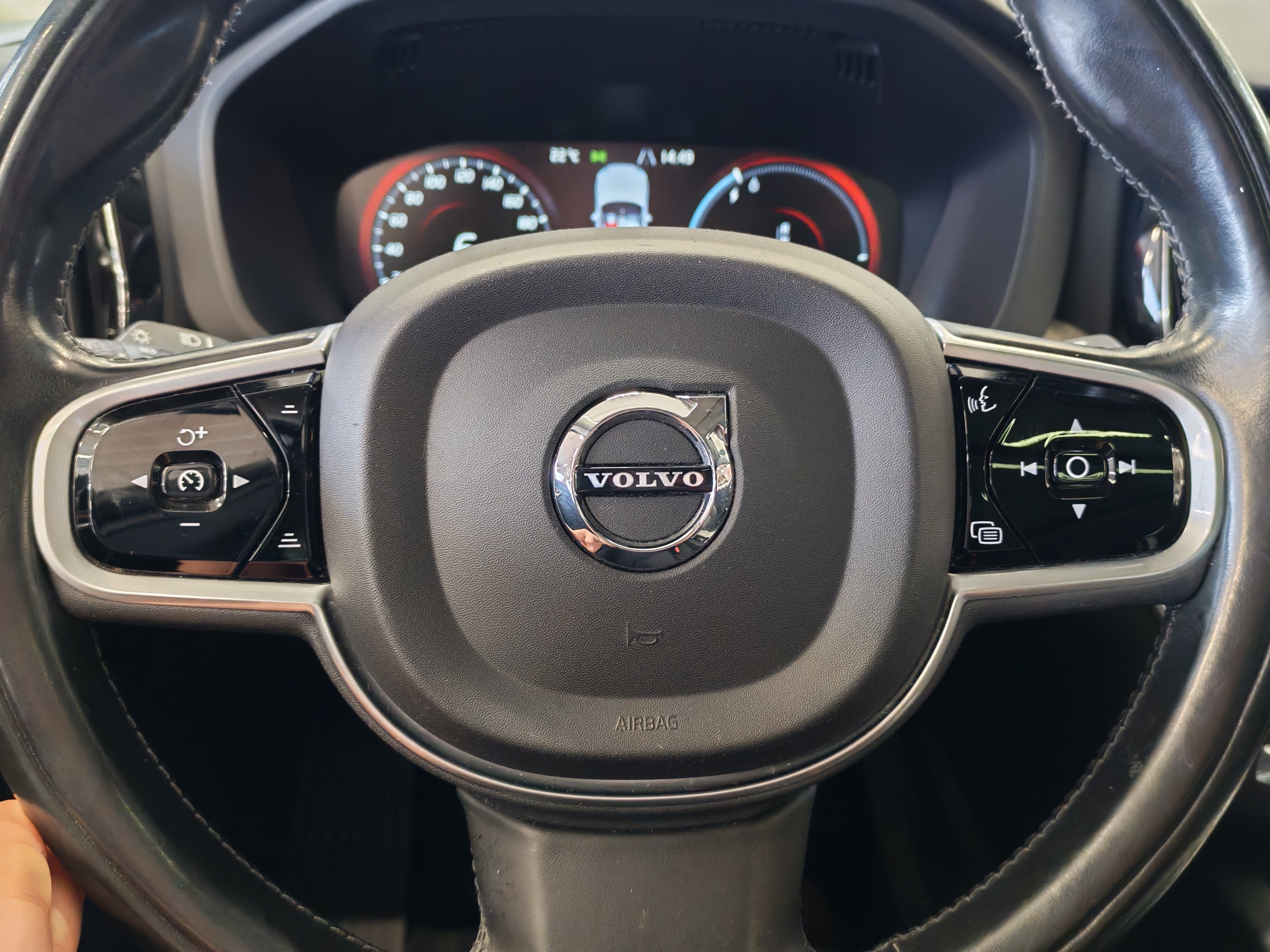 Volvo XC60 2018, kuva 7/23