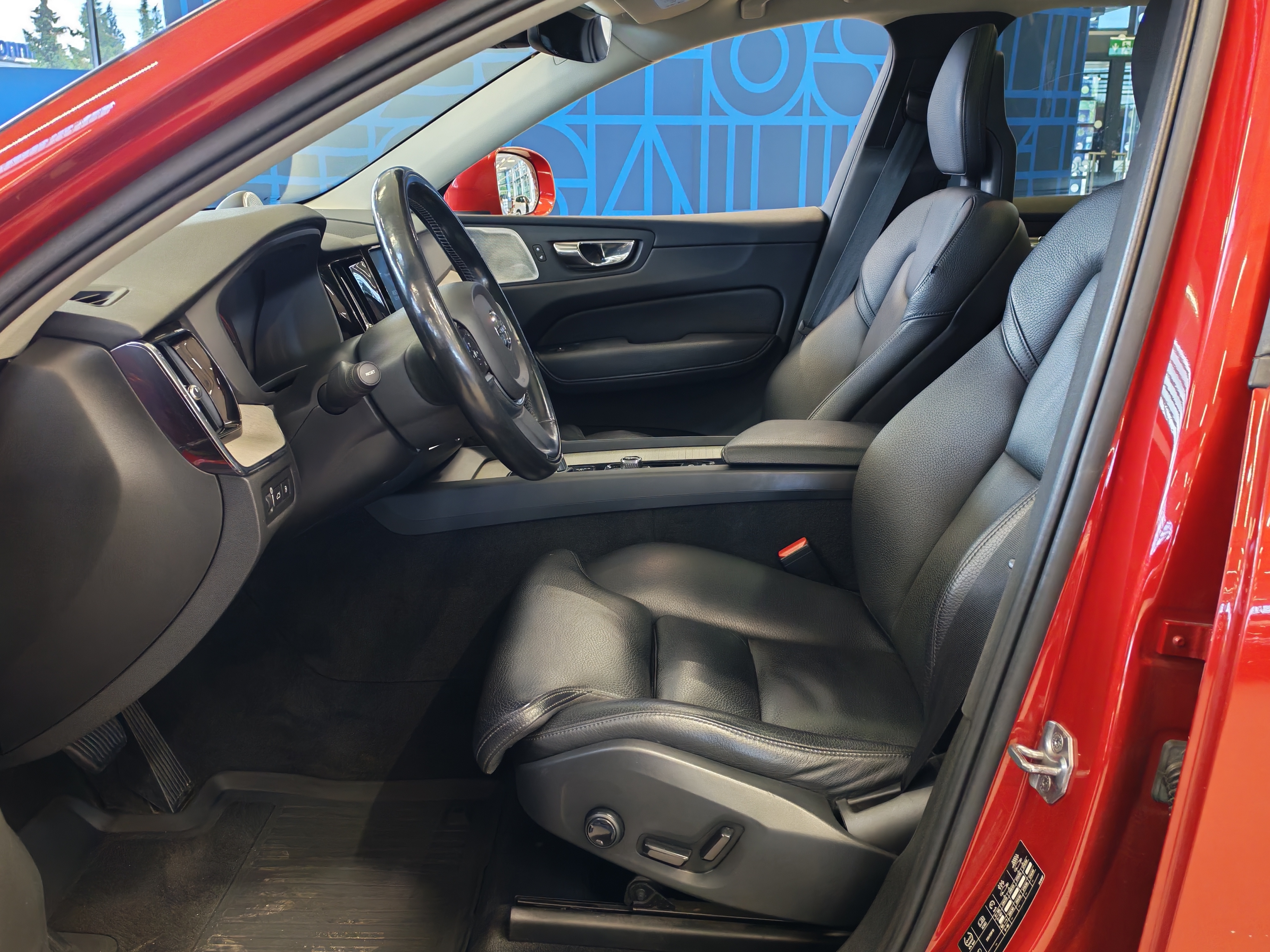 Volvo XC60 T8 AWD INSCRIPTION AUT TAKUU 12KK/20TKM