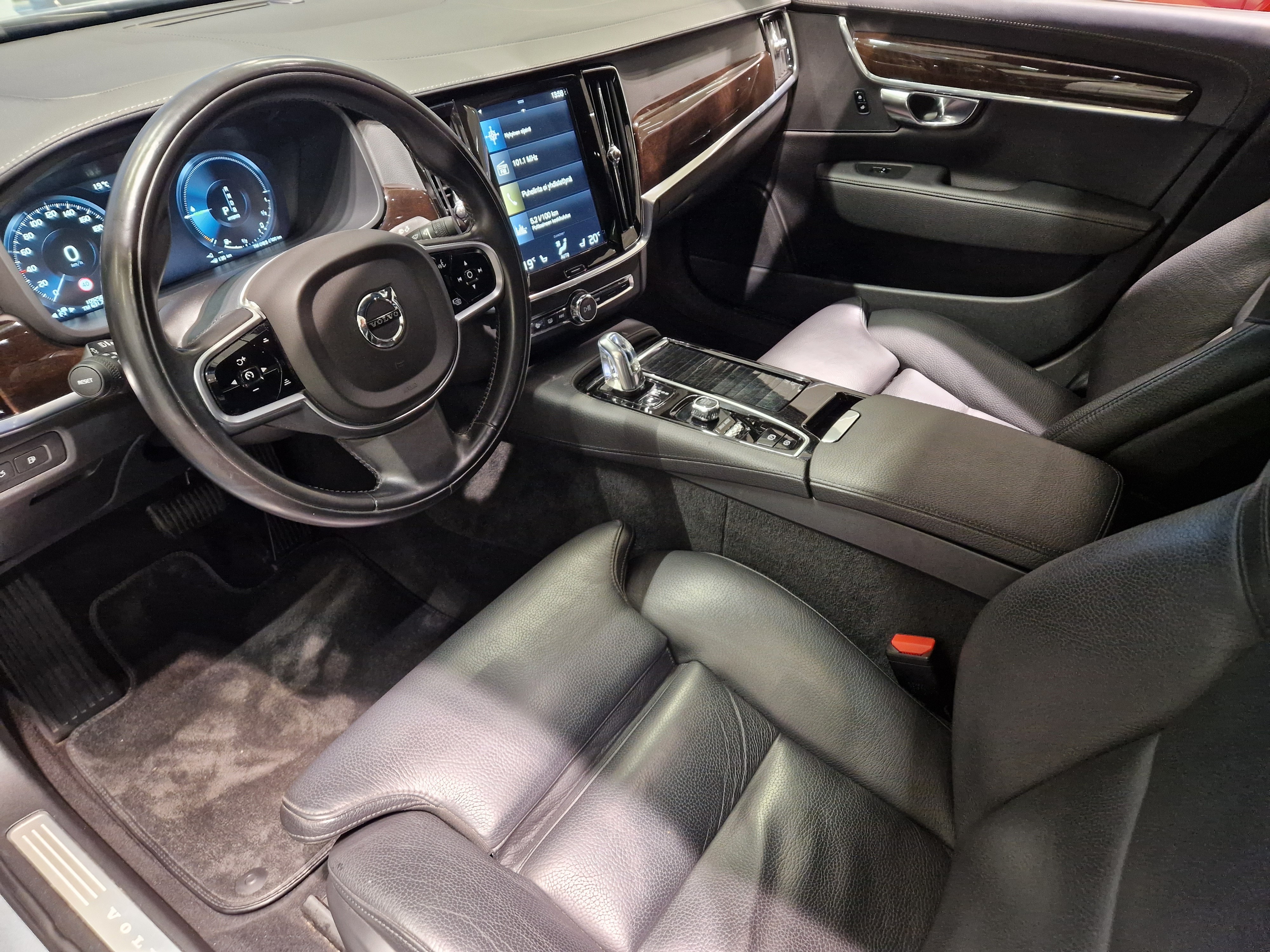 Volvo S90 T8 AWD INSCRIPTION TAKUU 12KK/20TKM