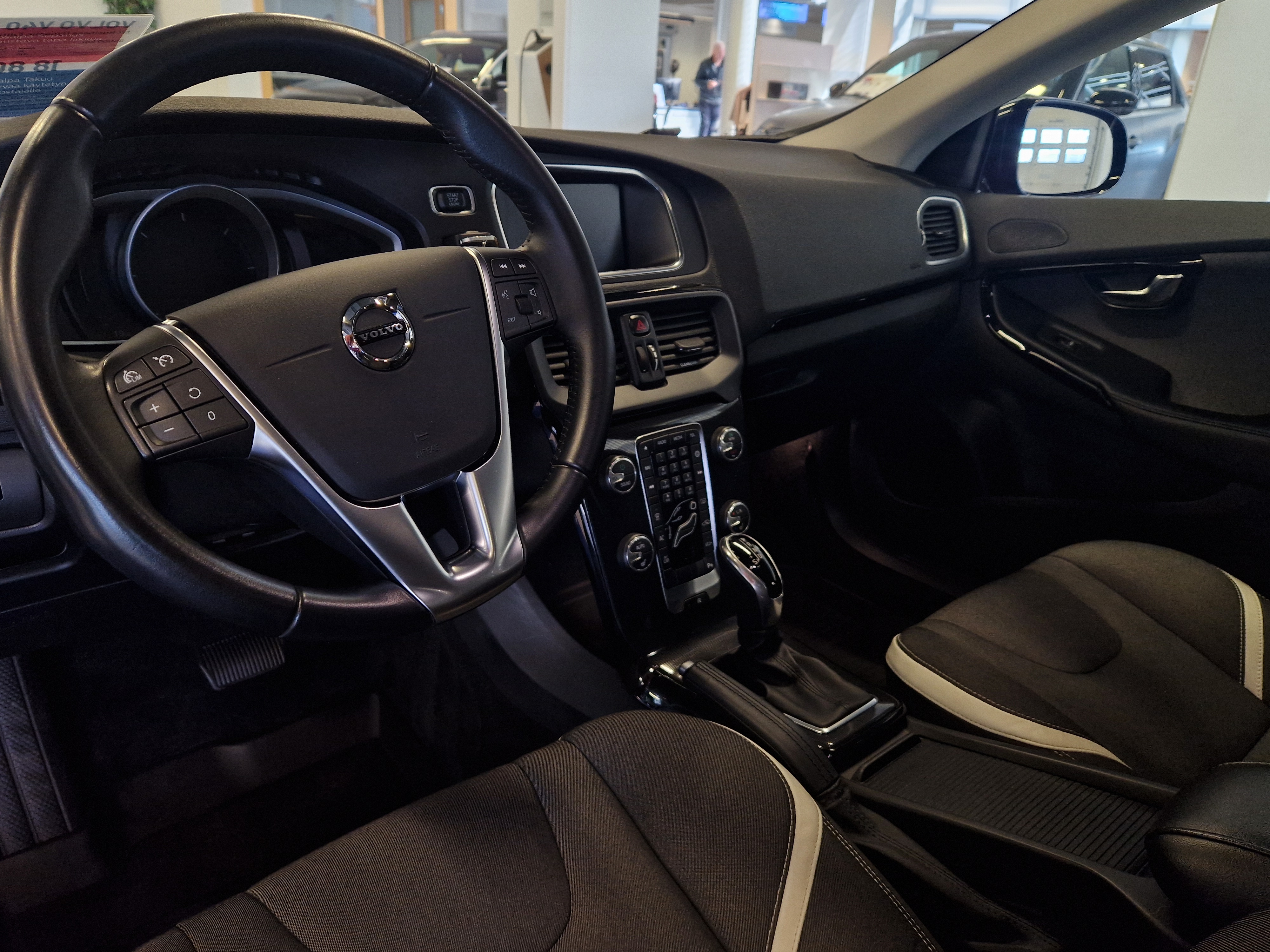 Volvo V40 D2 BUSINESS DYNAMIC EDITION AUT TAKUU 12KK/20TKM