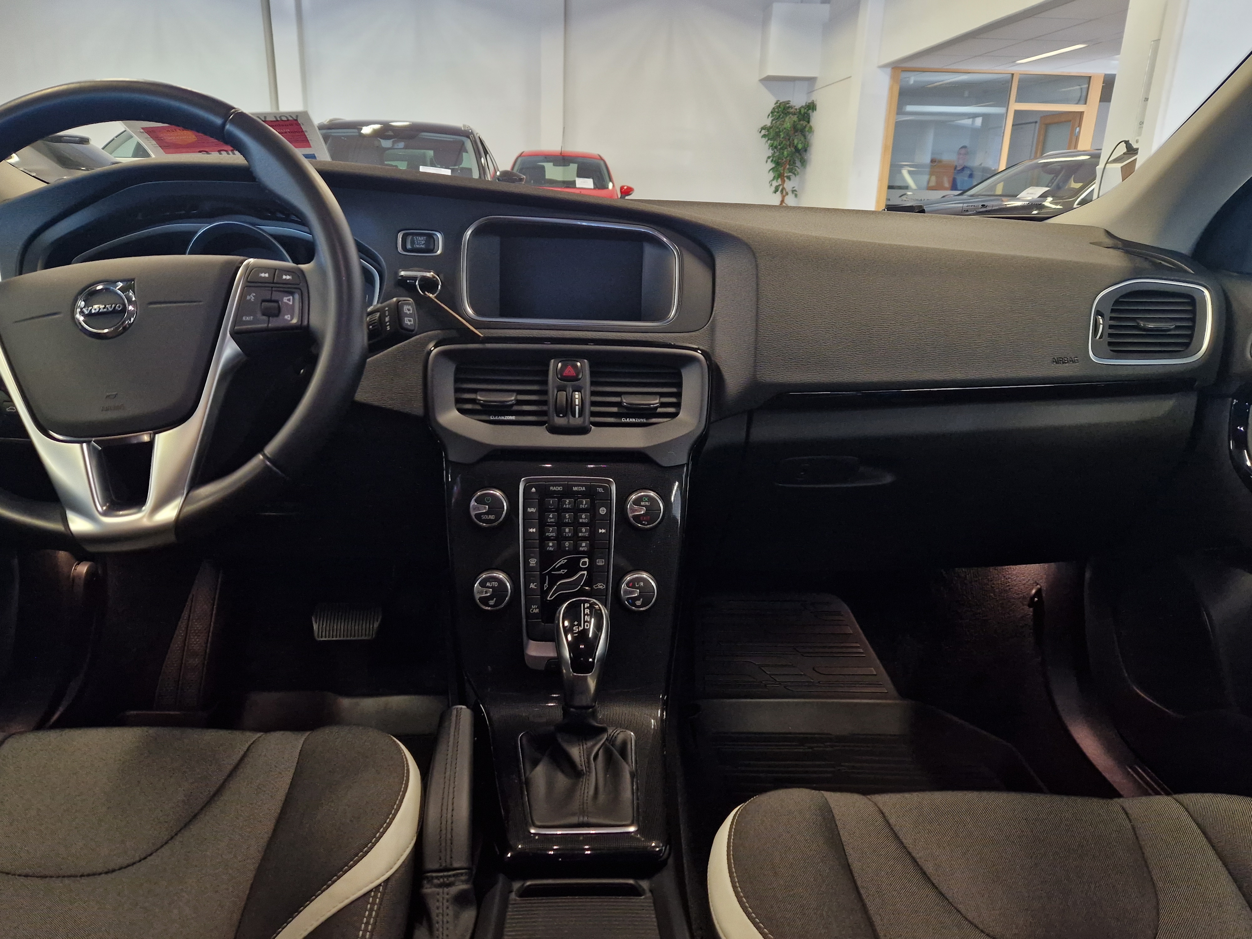 Volvo V40 D2 BUSINESS DYNAMIC EDITION AUT TAKUU 12KK/20TKM